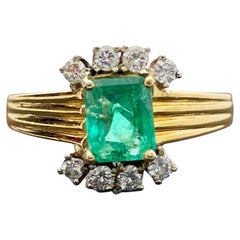 Vintage 18k Yellow Gold Emerald and Diamond Ring
