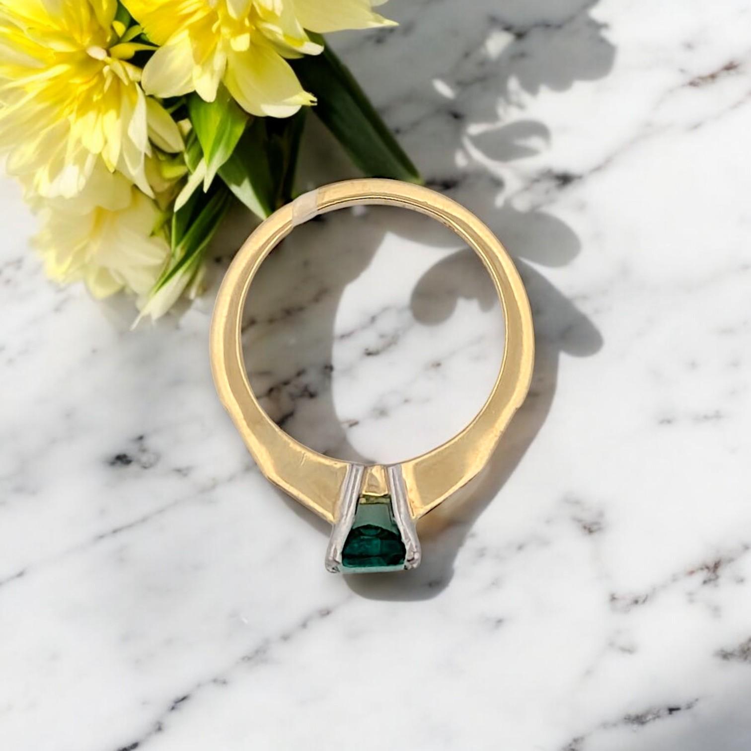 Women's Ondine  18k Yellow Gold Emerald and Diamond Ring with Natural Emerald Cut For Sale