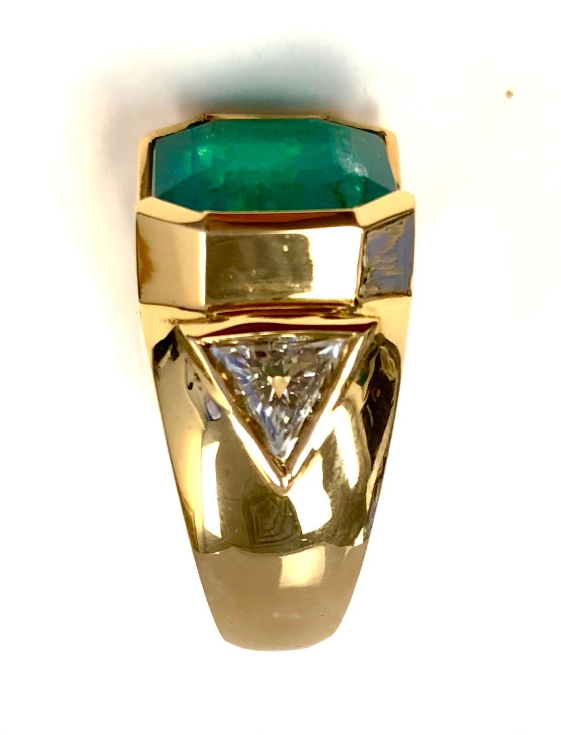 18K Yellow Gold, 8.41 CT Colombian Emerald and Diamond Special Ring For Sale 6