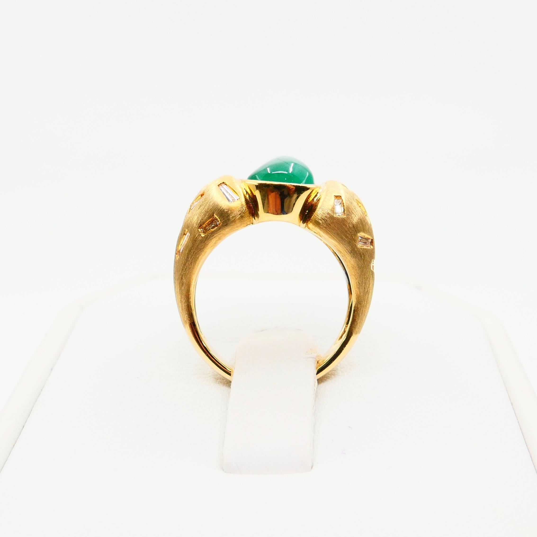 18 Karat Gelbgold Cocktail-Ring mit Smaragd und spitz zulaufendem Baguette-Diamant im Angebot 7