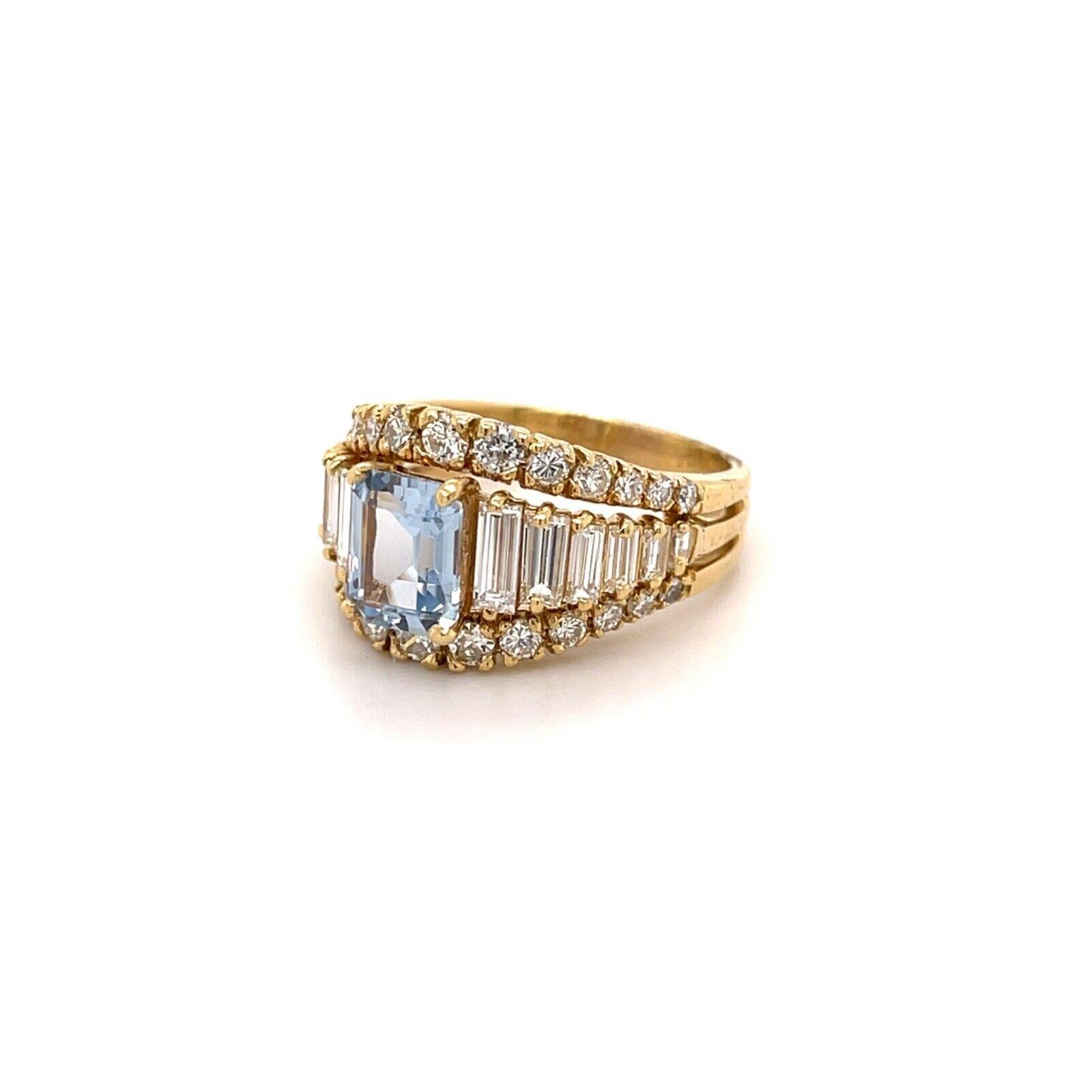 18k Yellow Gold Emerald Cut Aquamarine W/ Baguette & Round Diamond Ring Size 8 In Good Condition In Montgomery, AL
