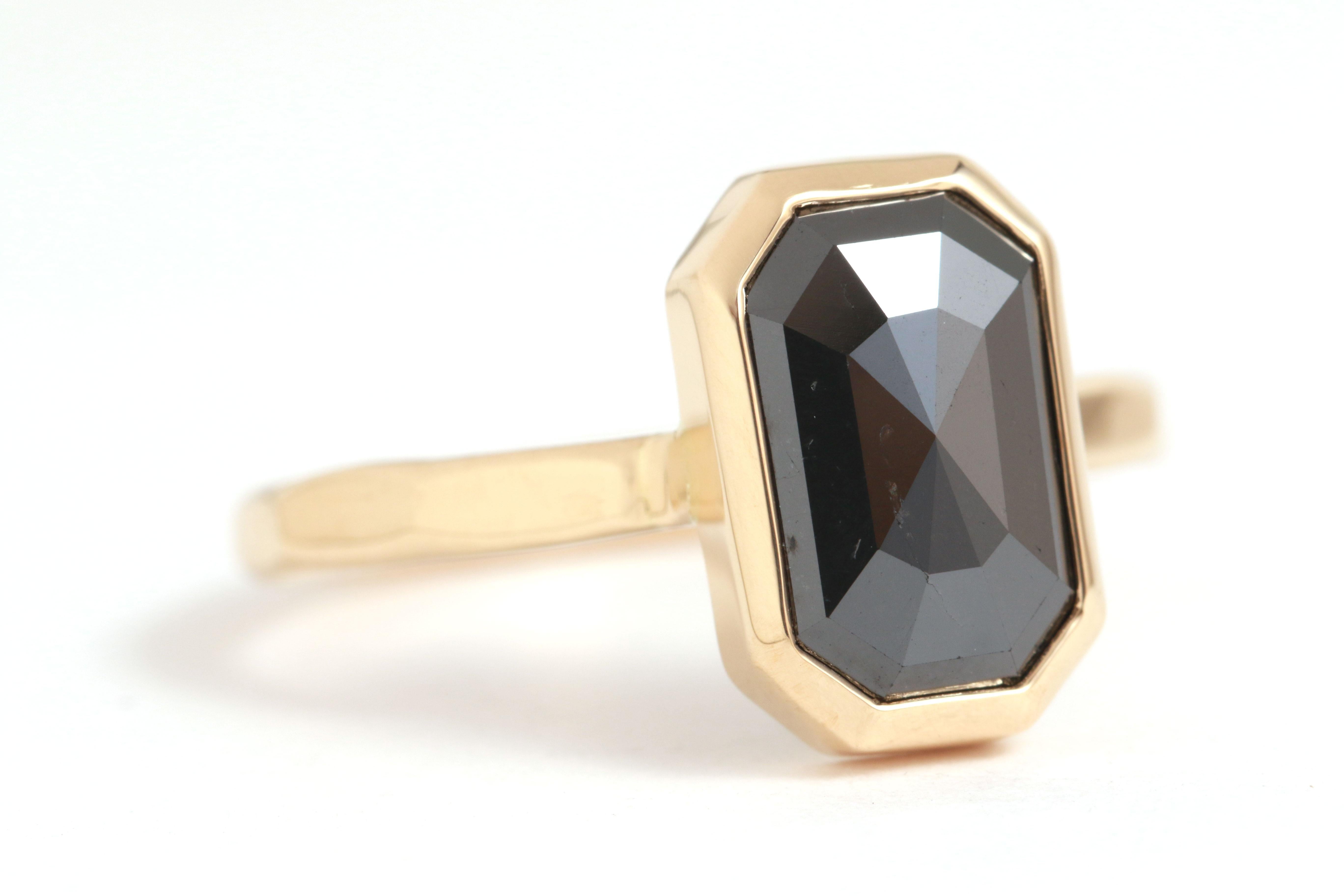 18k Yellow Gold Emerald Cut Black Diamond Ring In New Condition For Sale In Brooklyn, NY