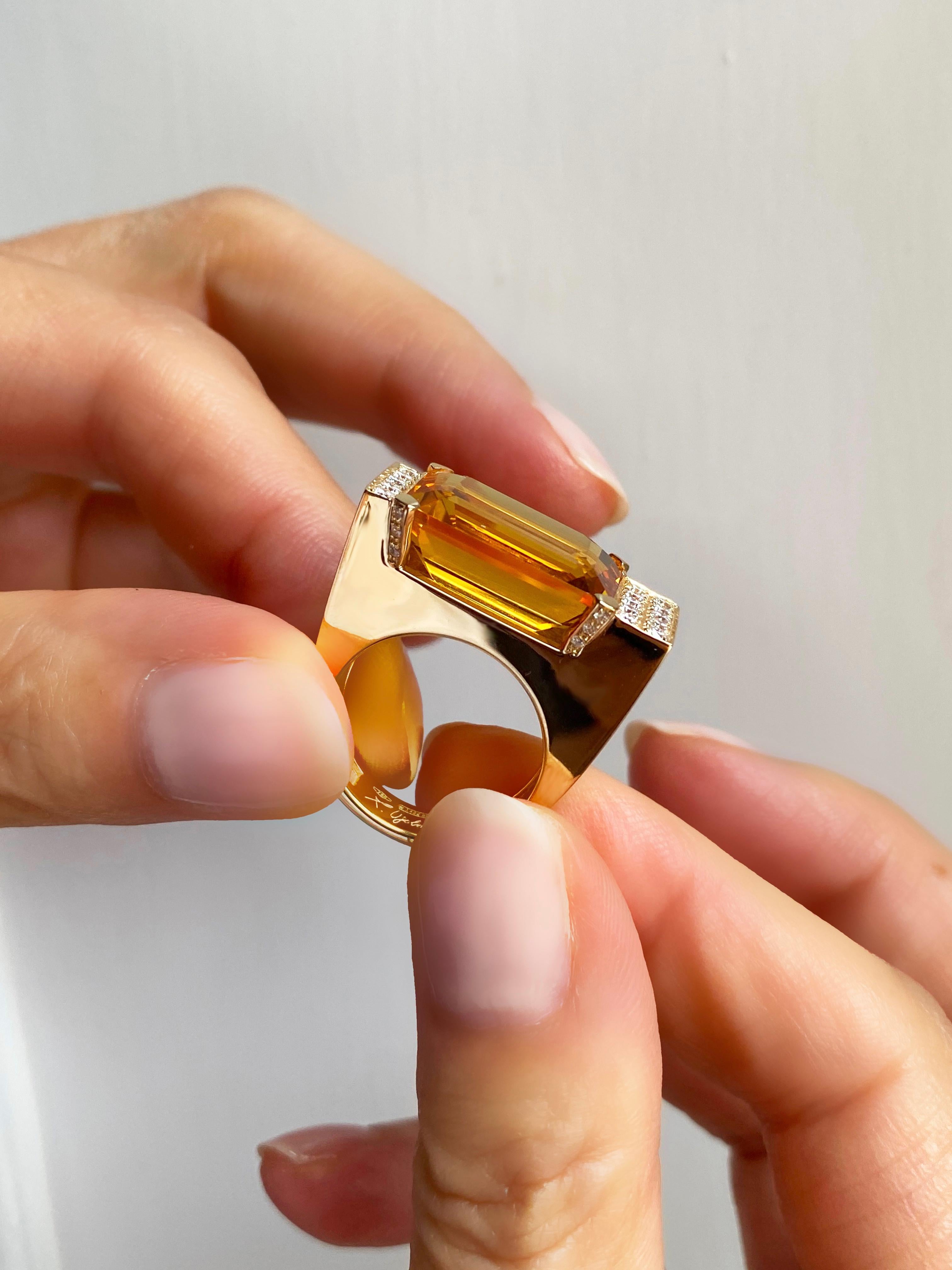 18K Yellow Gold Emerald Cut Citrine 0.30 White Diamonds Deco Style Cocktail Ring For Sale 2