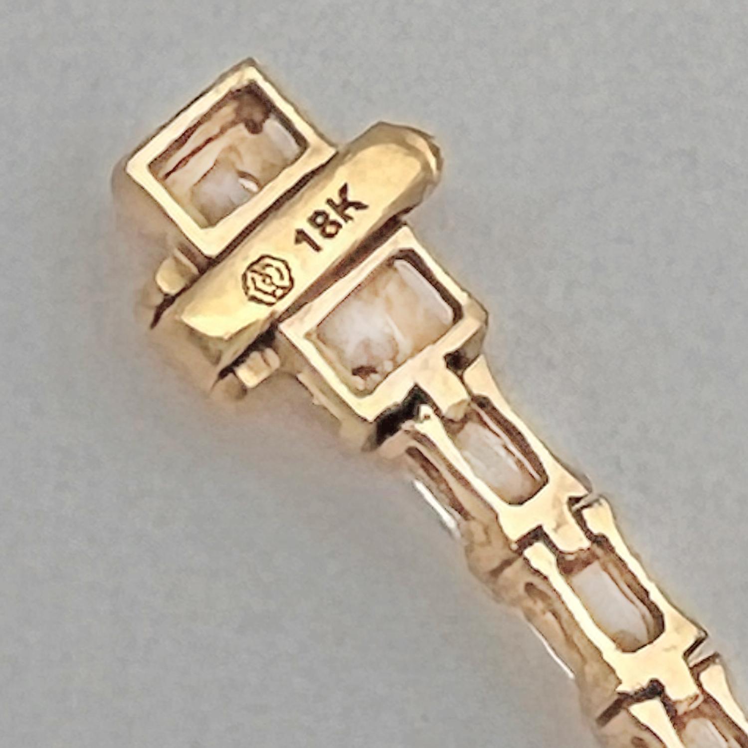 Taille émeraude Bracelet ligne en or jaune 18 carats avec diamants taillés en émeraude en vente