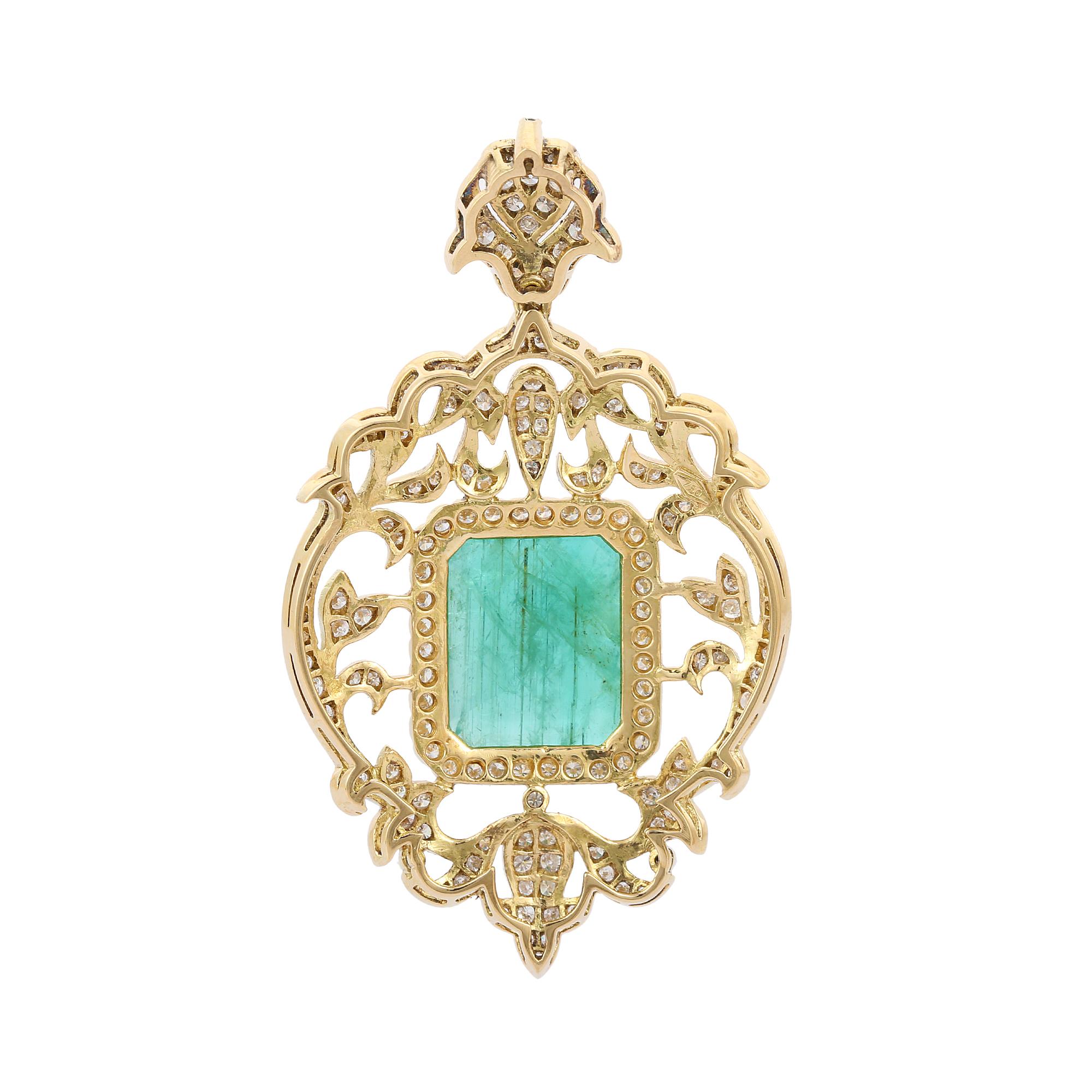 Women's 18K Yellow Gold Emerald Diamond Classic Pendant For Sale