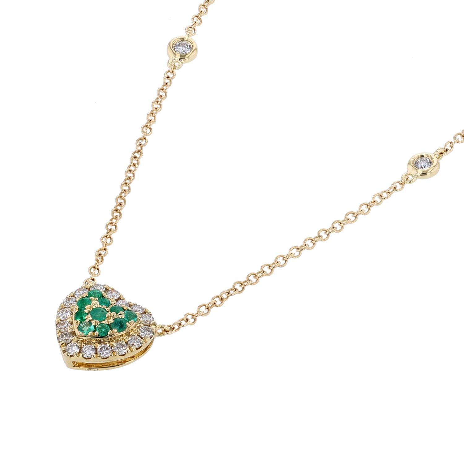 Round Cut 18K Yellow Gold Emerald Diamond Heart Pendant Necklace For Sale