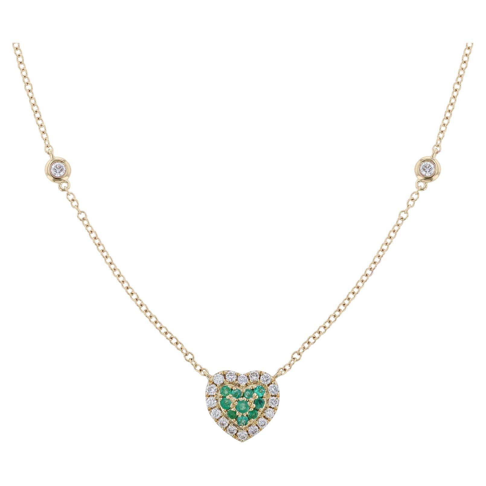 18K Yellow Gold Emerald Diamond Heart Pendant Necklace For Sale