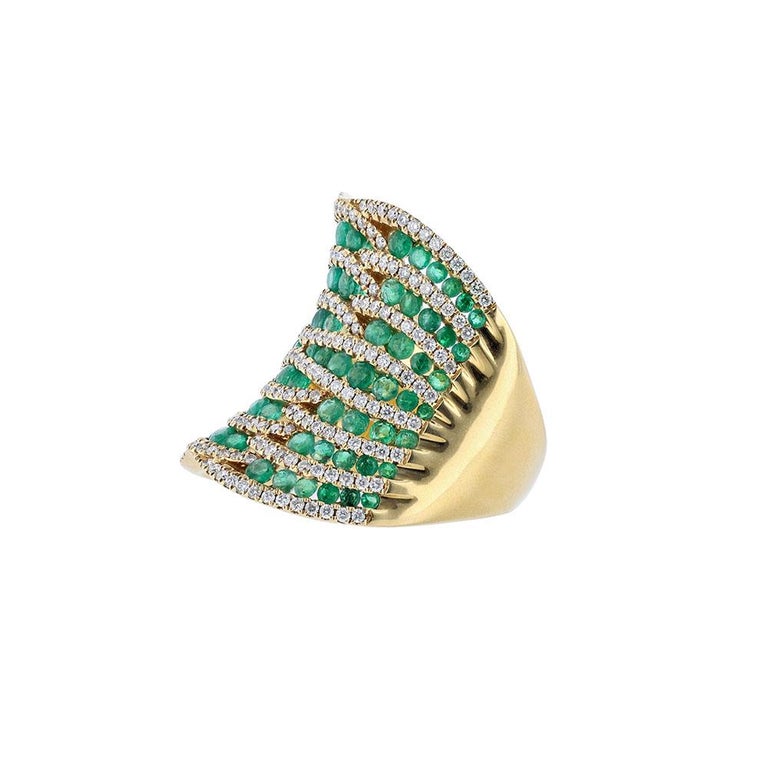Modern 18K Yellow Gold Emerald Diamond Interwoven Shield Cocktail Ring For Sale