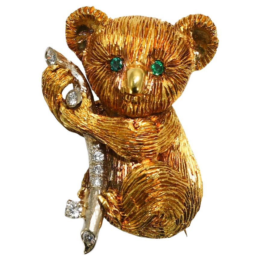 Broche Koala en or jaune 18K avec émeraudes et diamants 19g