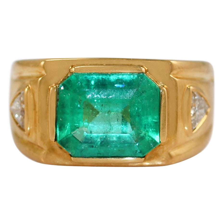 18K Yellow Gold Emerald
Diamond Ring 16.3g