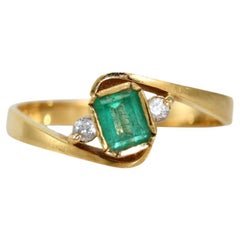 Vintage 18k Yellow Gold Emerald & Diamond Ring 3.1gr