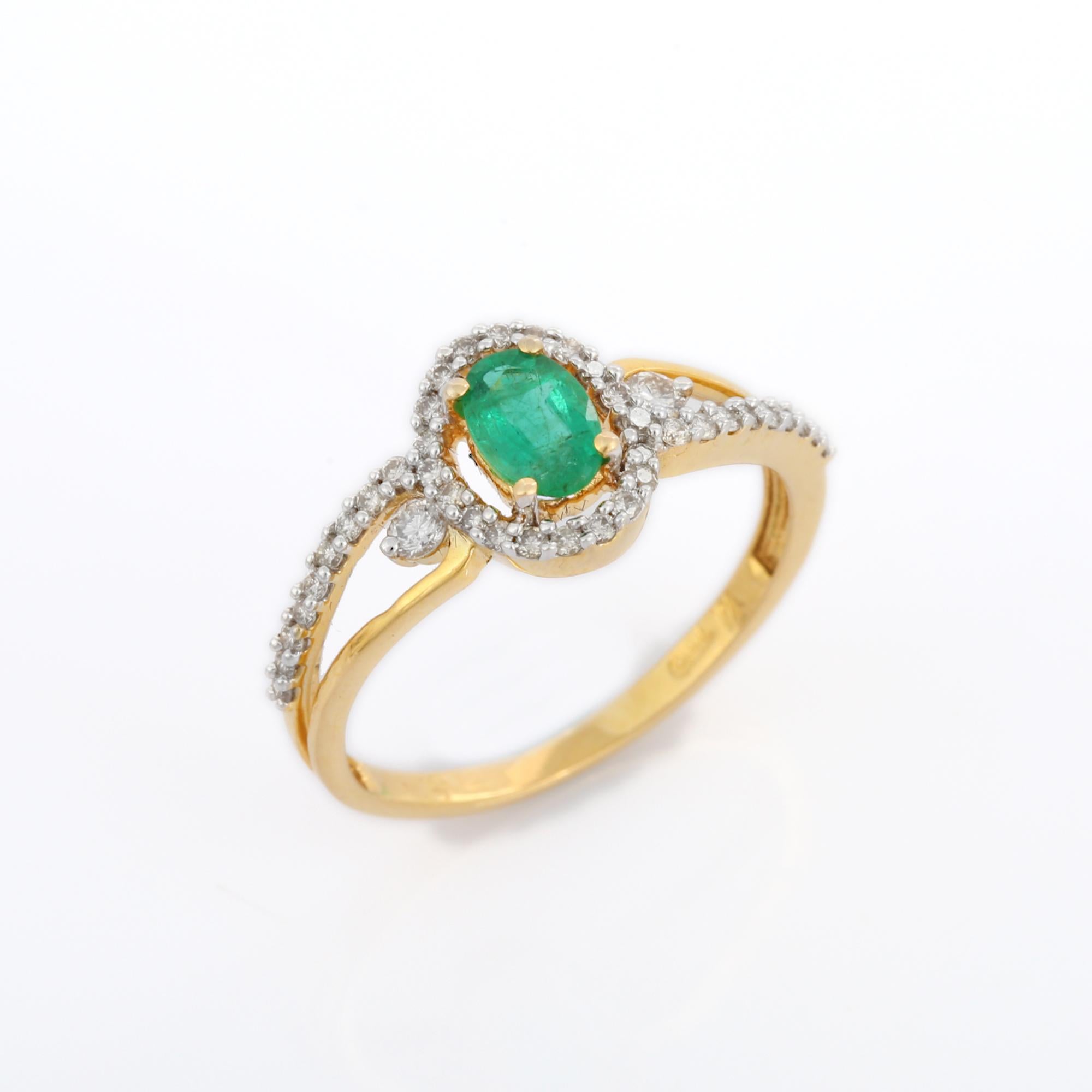 For Sale:  Solid 18k Yellow Gold Classic Emerald Engagement Ring with Diamonds 6