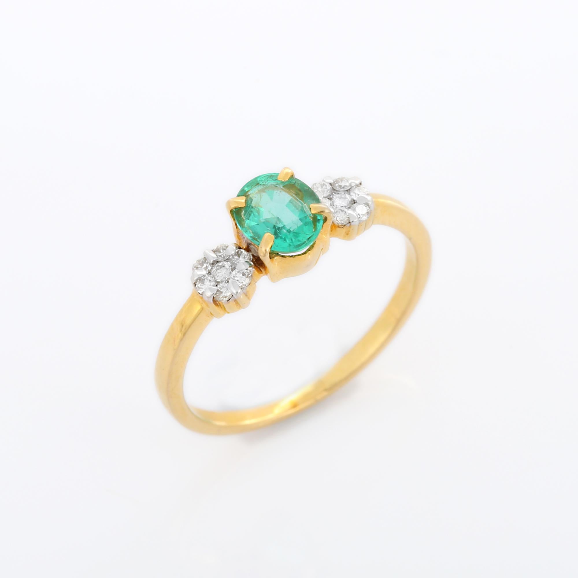 For Sale:  18k Solid Yellow Gold Natural Emerald Diamond Cluster Ring 6