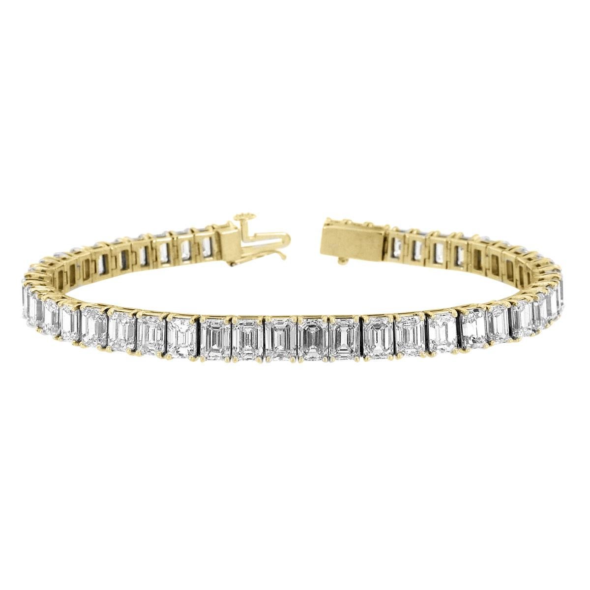This timeless four prongs diamonds tennis bracelet feature 47 perfectly matched Emerald Shape Diamonds. Experience the Difference!e!

Product details: 

Center Gemstone Type: NATURAL DIAMOND
Center Gemstone Color: WHITE
Center Gemstone Shape: