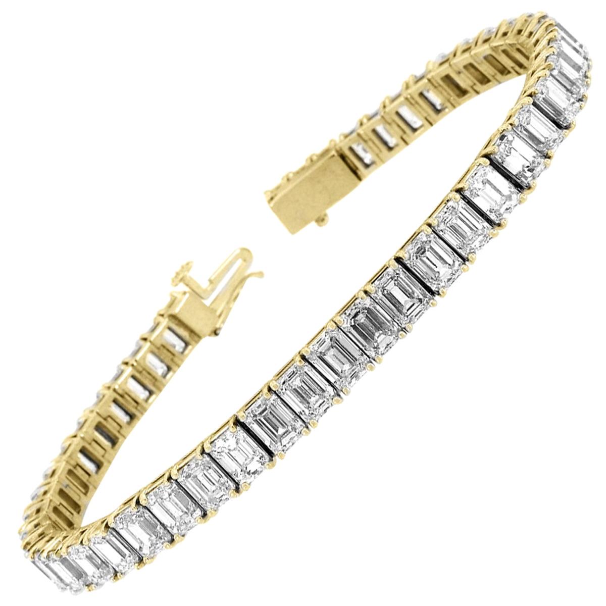 18K Yellow Gold Emerald Diamond Tennis Bracelet '20 1/2 Ct .Tw' For Sale