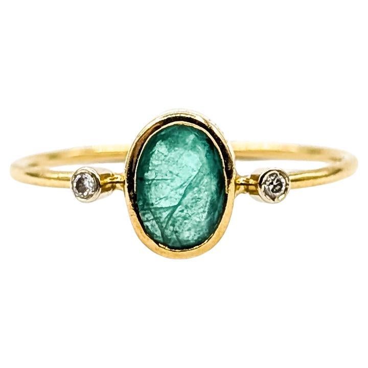 18k Yellow Gold Emerald 
Diamond Three-Stone Ring in vendita