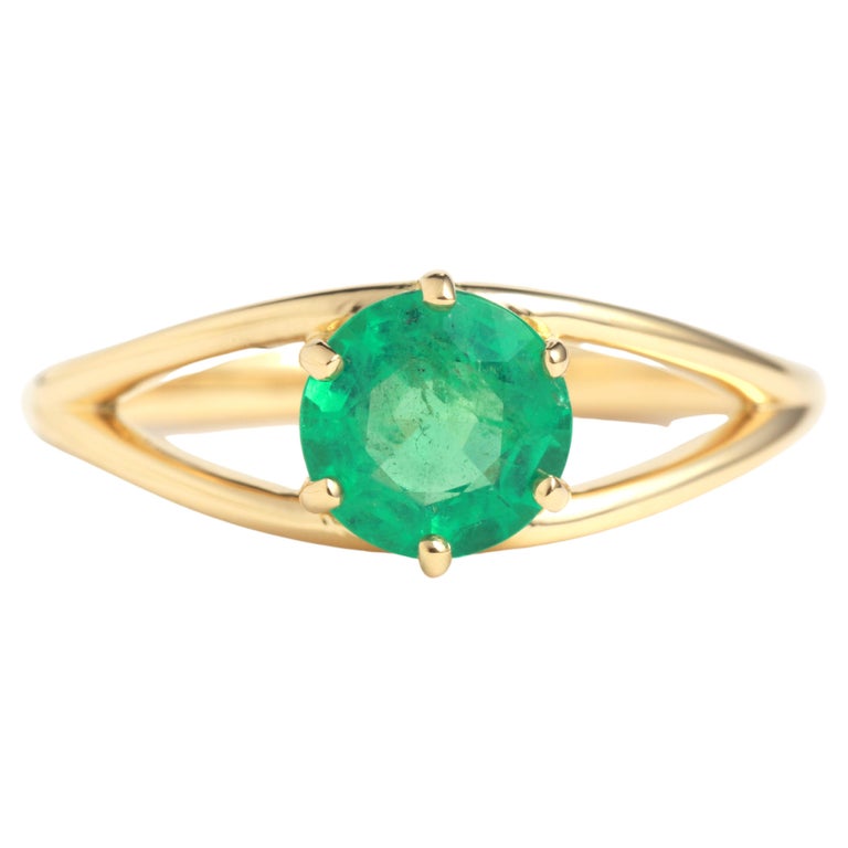 18k Yellow Gold Emerald Eye Ring For Sale at 1stDibs