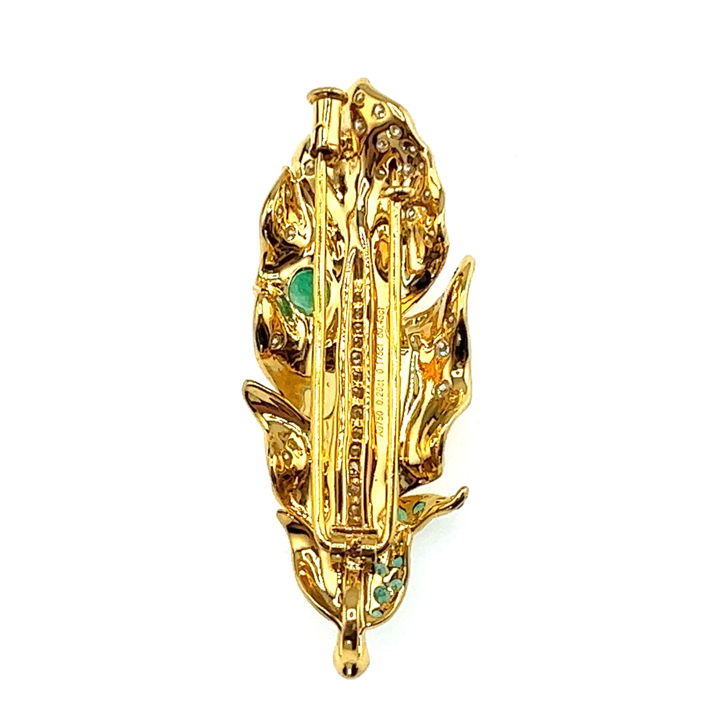 Moderno Spilla e ciondolo a forma di foglia di smeraldo in oro giallo 18K con diamanti in vendita