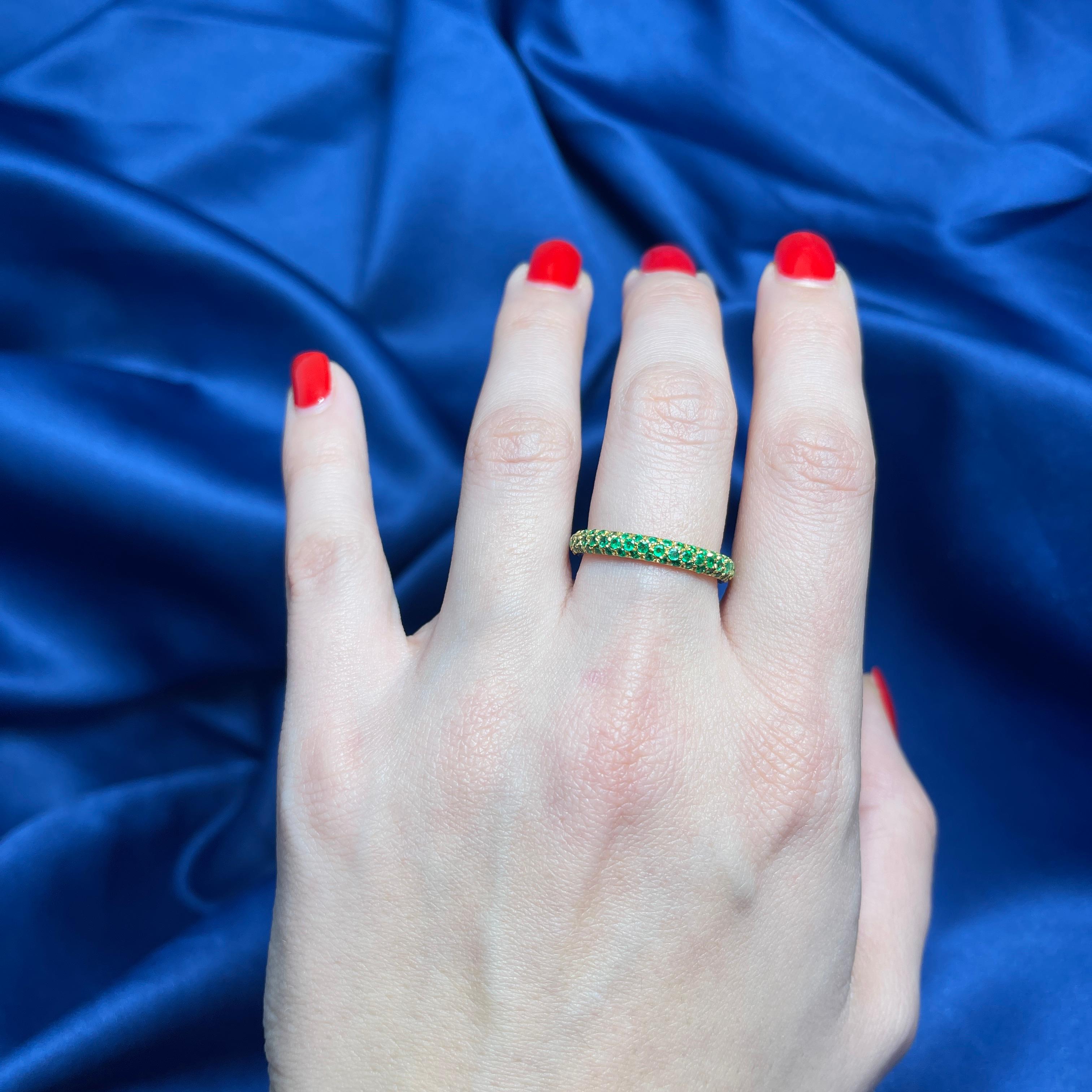 18K Yellow Gold Emerald Pavé Band Ring For Sale 1