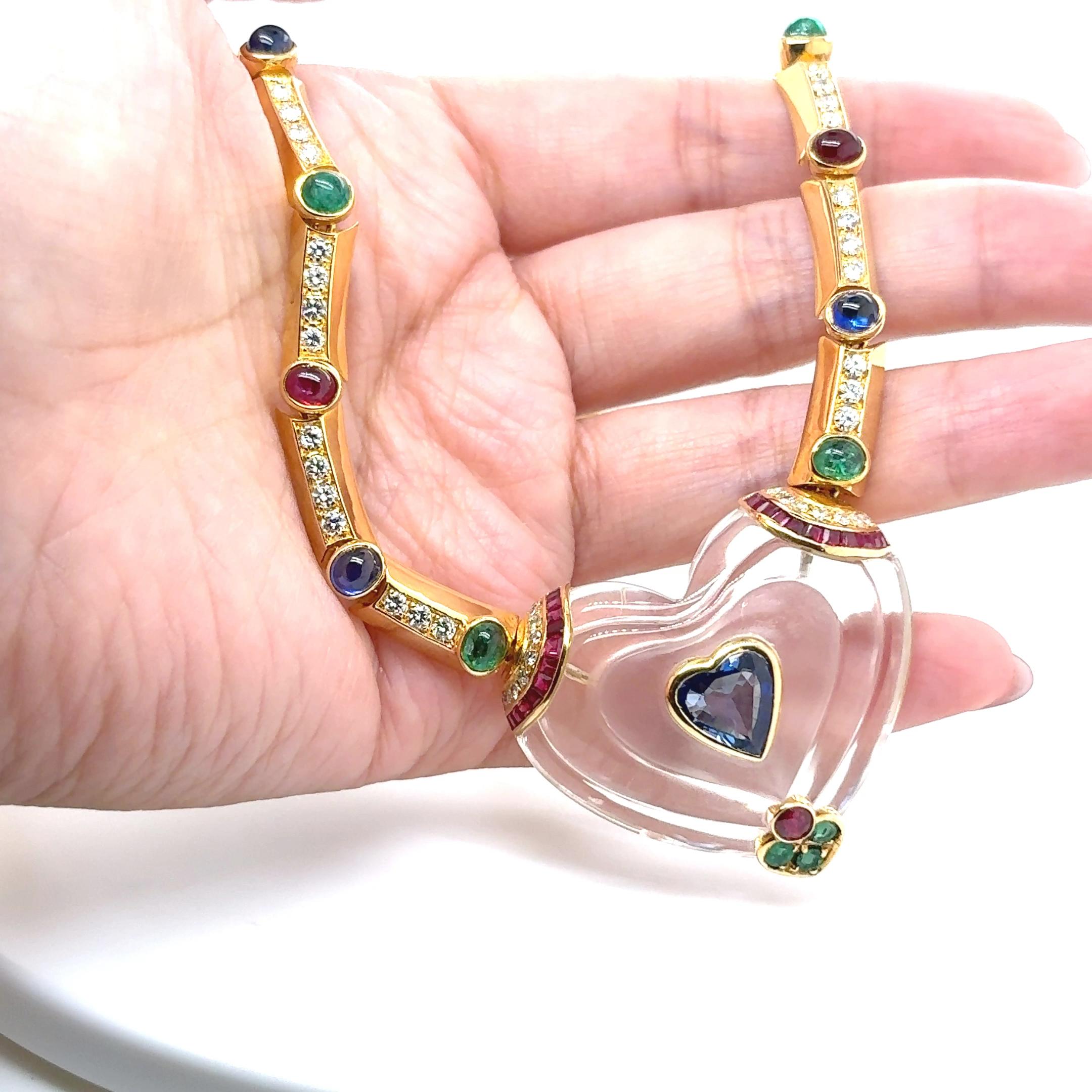 Contemporain Collier en or jaune 18k Emeraude Rubis Saphir Diamant Coeur en vente