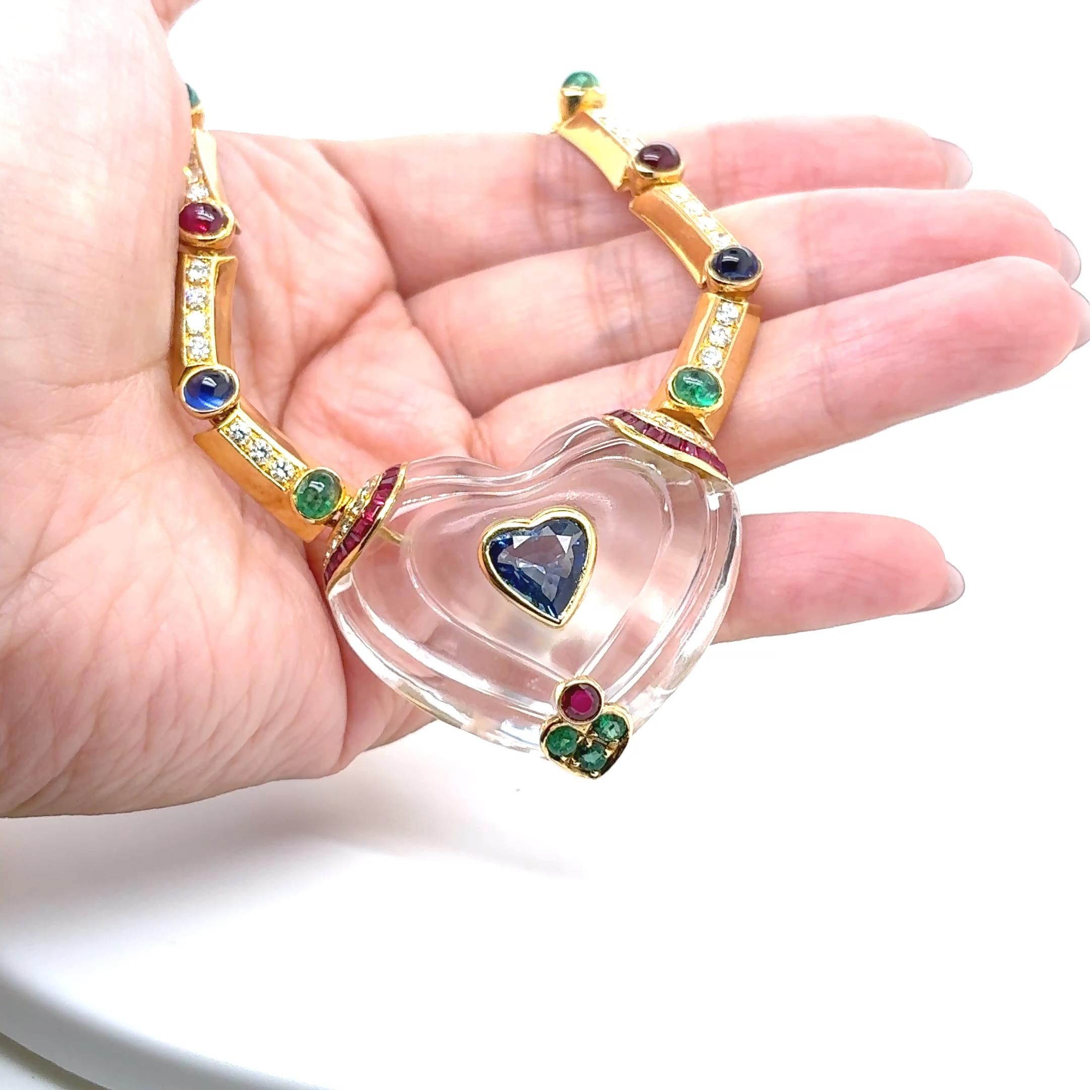 Taille ronde Collier en or jaune 18k Emeraude Rubis Saphir Diamant Coeur en vente