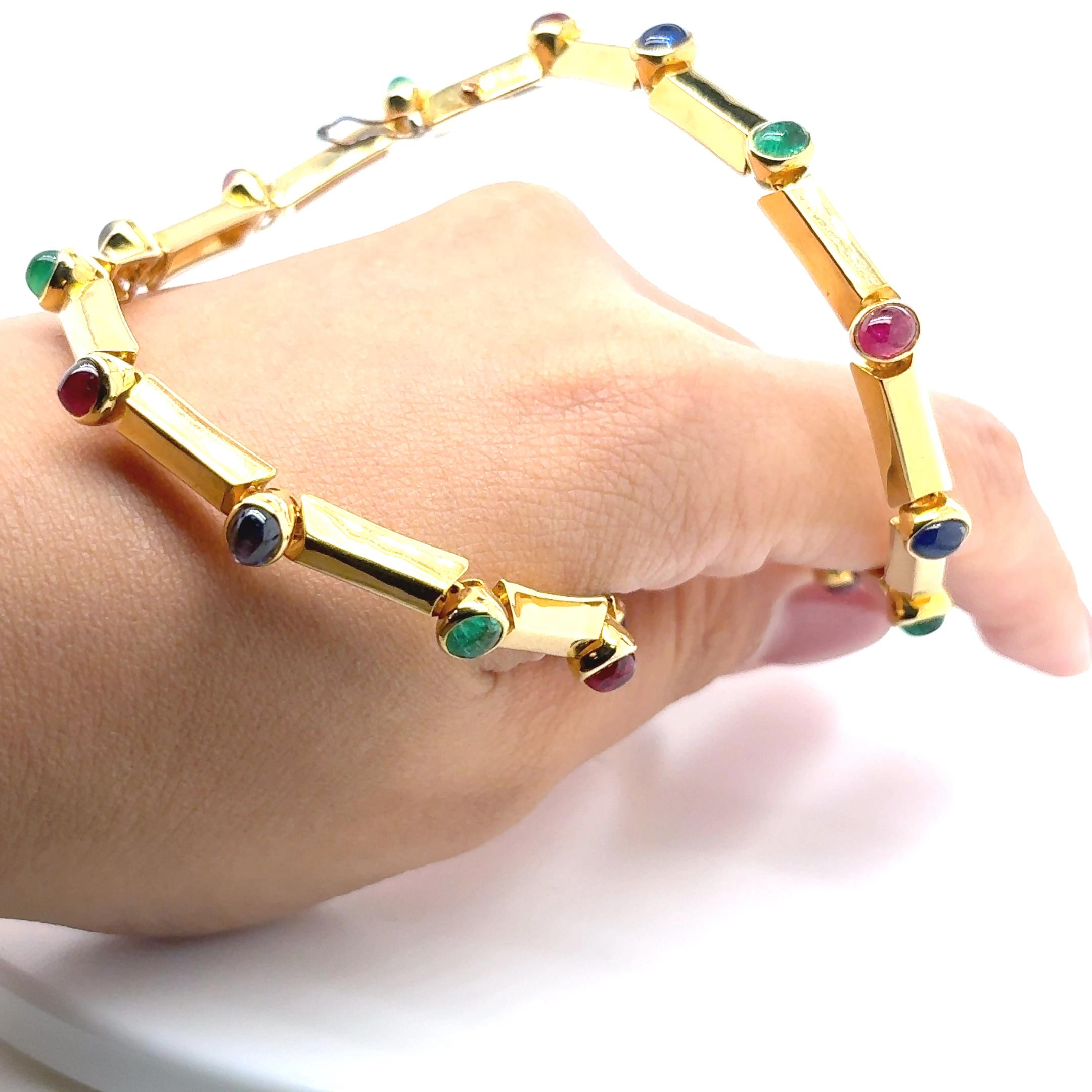 Collier en or jaune 18k Emeraude Rubis Saphir Diamant Coeur en vente 3