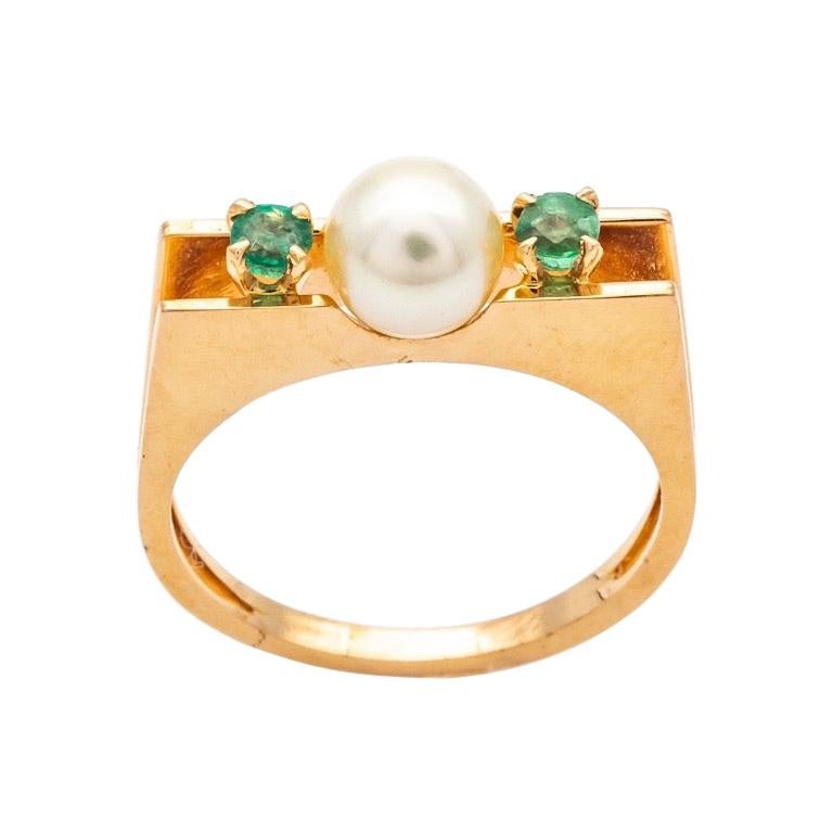 18k Yellow Gold Emeralds and Pearl Ring