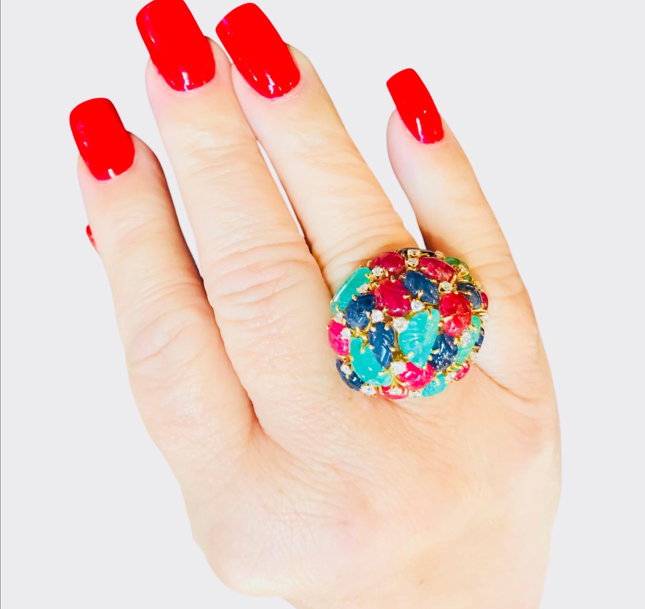 18 Karat Gelbgold Smaragde, Saphire, Rubine, Diamanten Tutti-Frutti Cocktail-Ring im Angebot 7