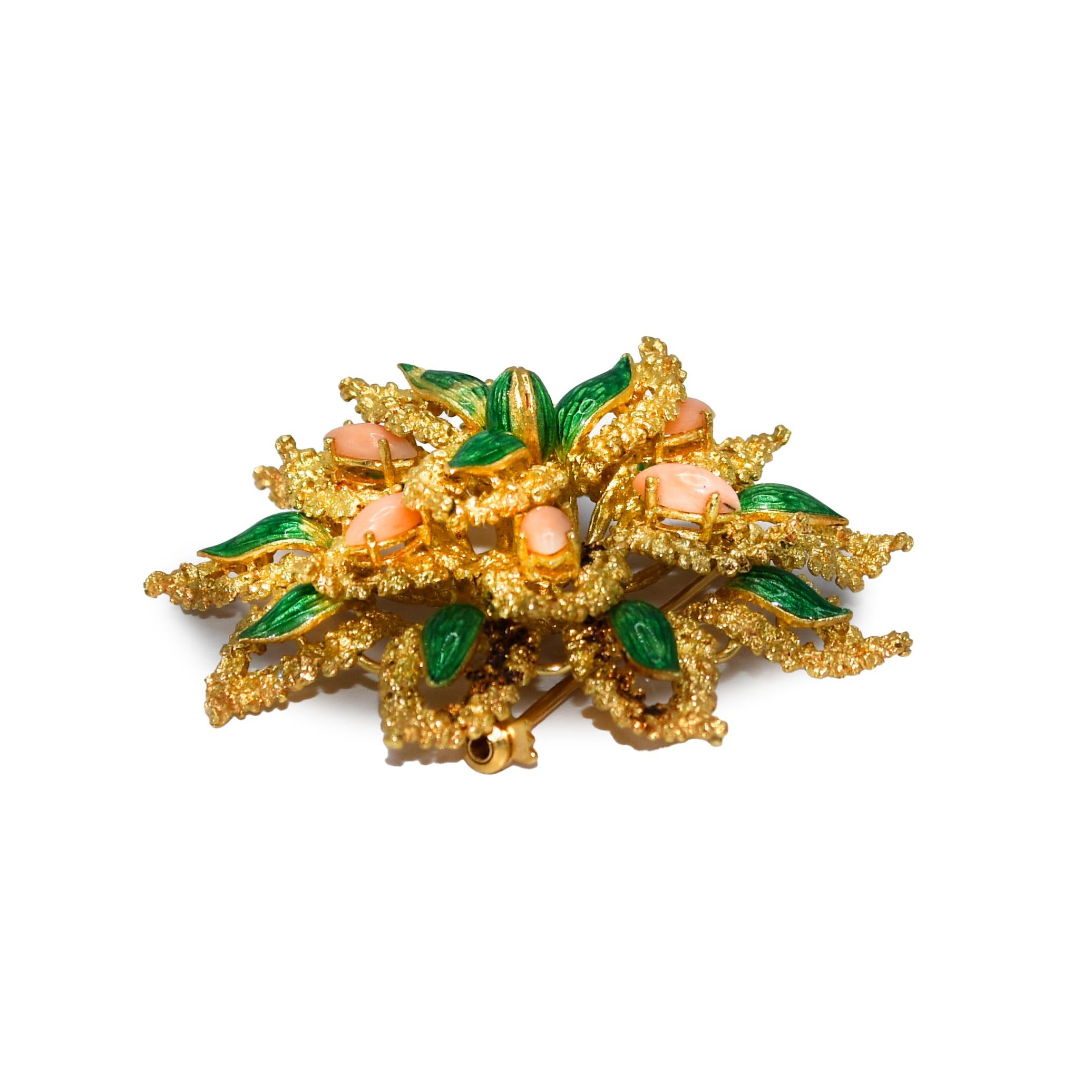 Brosche aus 18 Karat Gelbgold mit Emaille und Korallen, 24,1 Karat für Damen oder Herren im Angebot