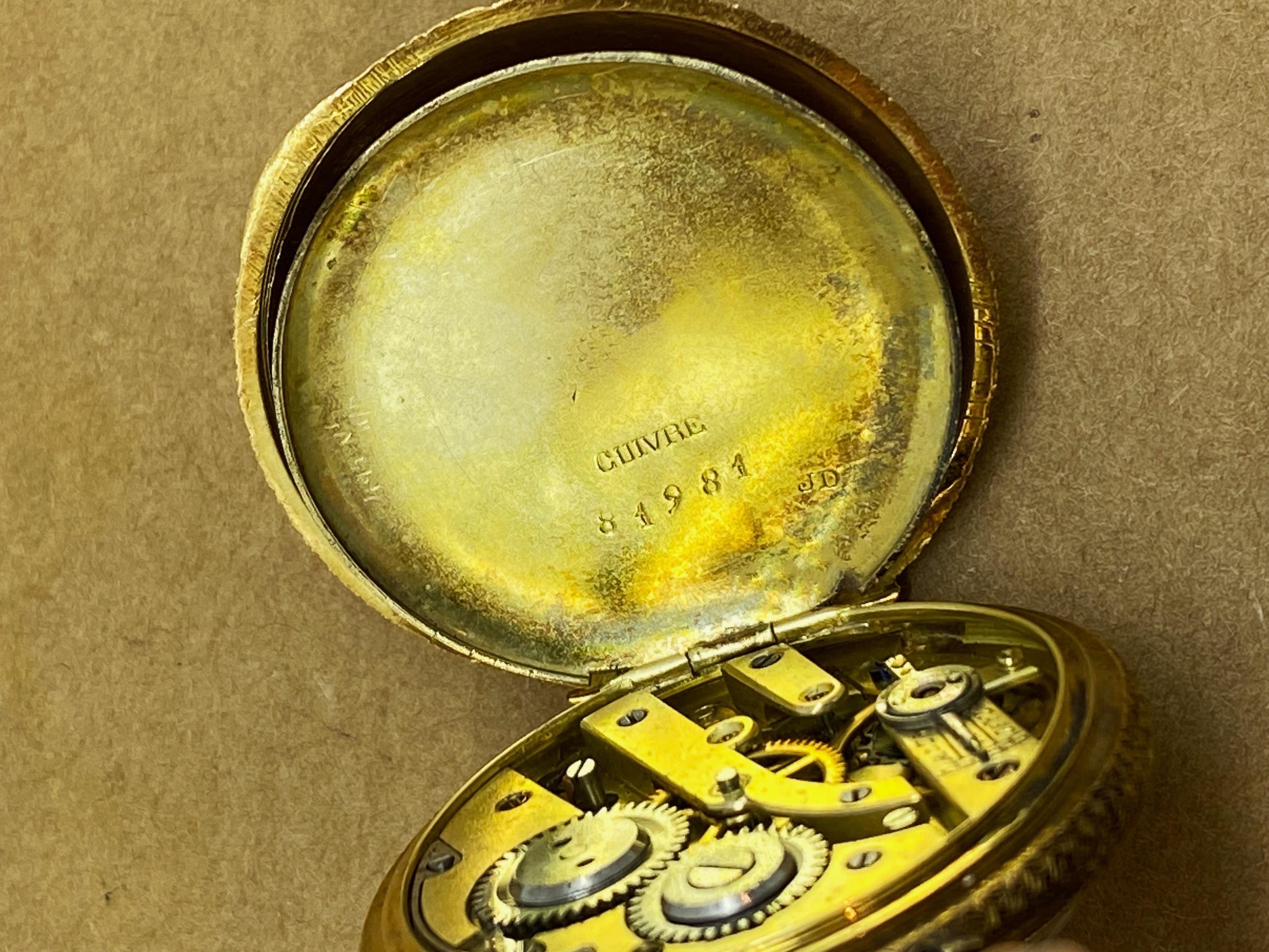 Montre de poche ancienne pour dames en or jaune 18K et émail avec motif de buisson rose à face ouverte Excellent état - En vente à MELBOURNE, AU