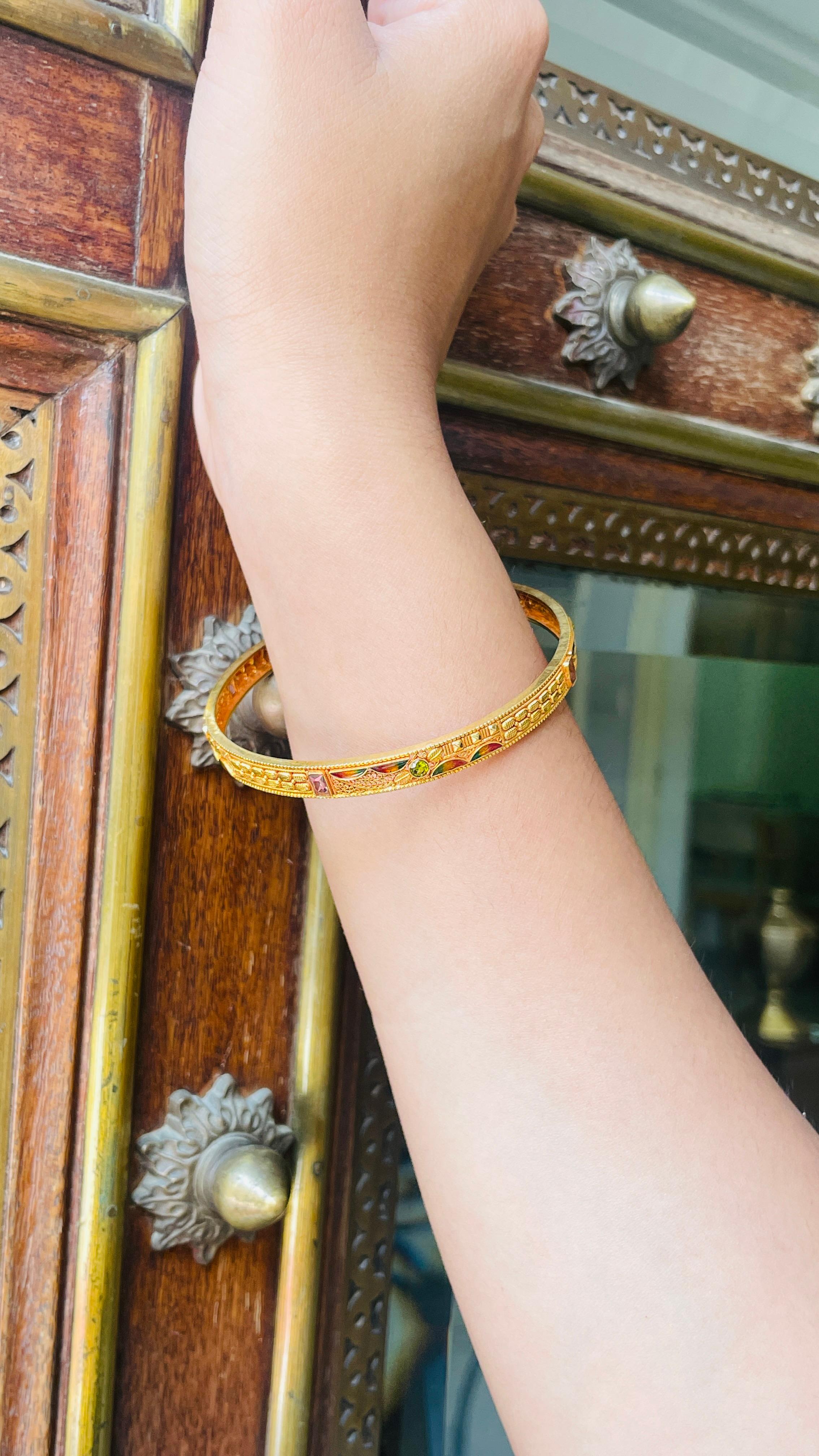 Bracelet jonc émaillé en or jaune 18 carats pour femmes en vente 2