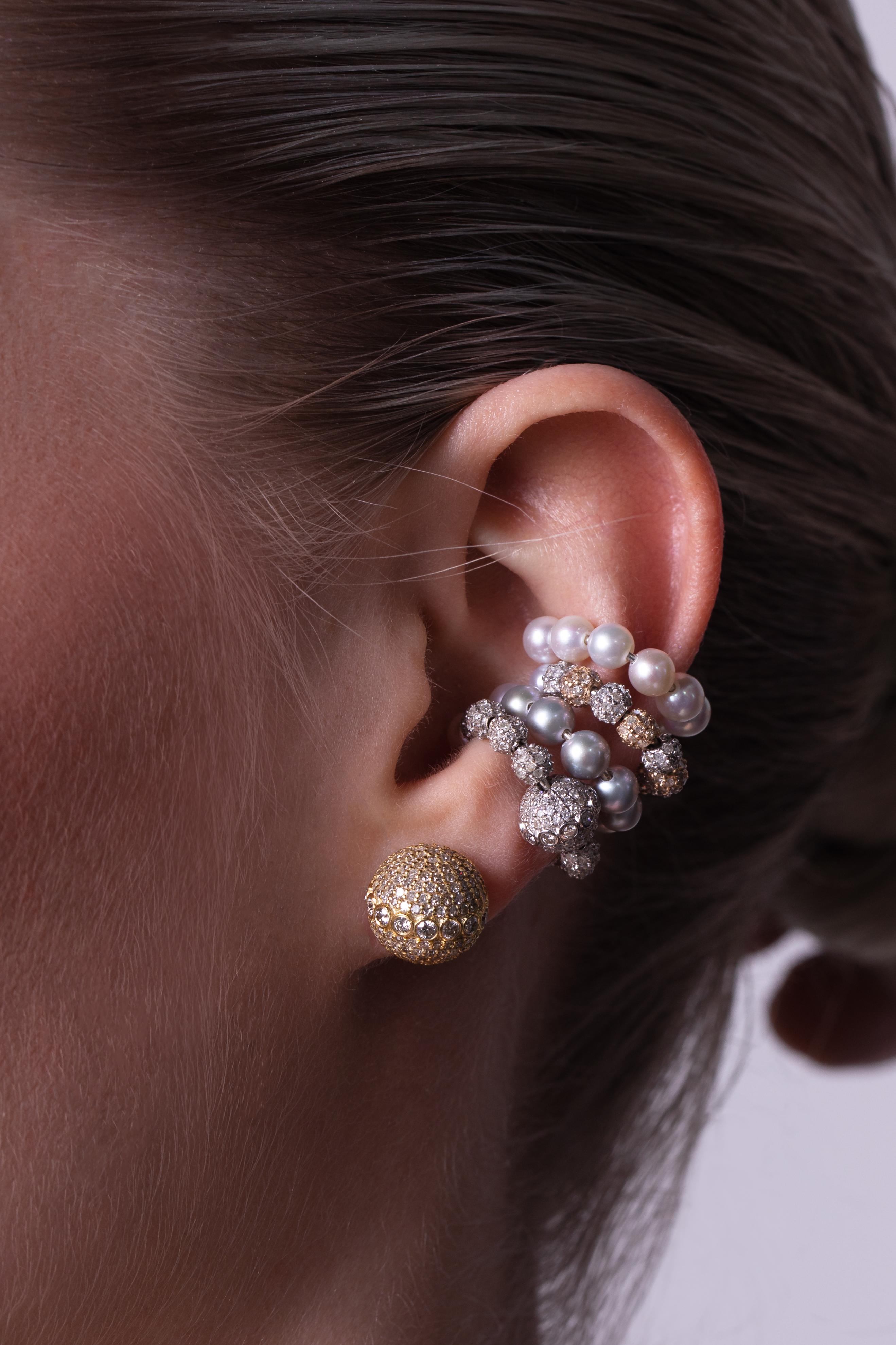 Brilliant Cut 18k Yellow Gold Encrusted Diamonds Ear Cuff with a large sphere and Akoya pearls For Sale