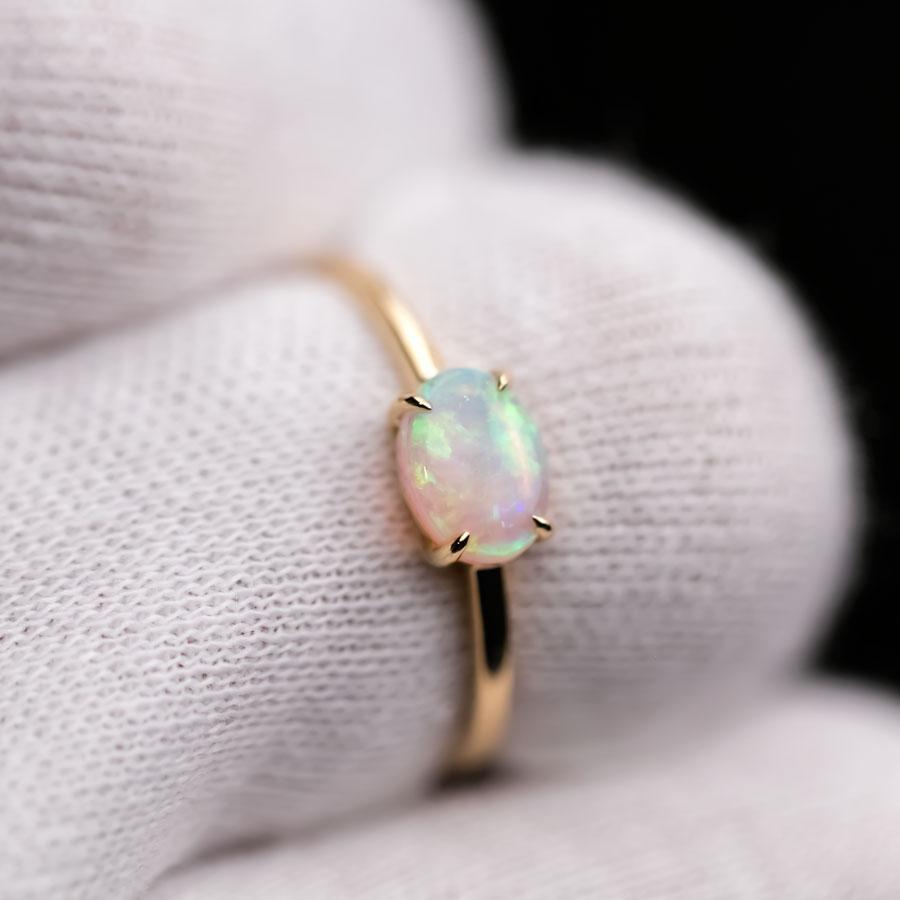 Women's or Men's 18K Yellow Gold Engagement Ring featuring an Oval Australian Solid Opal For Sale
