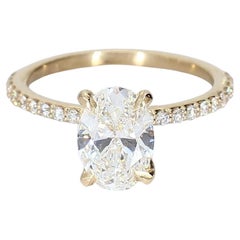 18k Gelbgold Verlobungsring mit ovalen und runden Diamanten - Größe 5.25