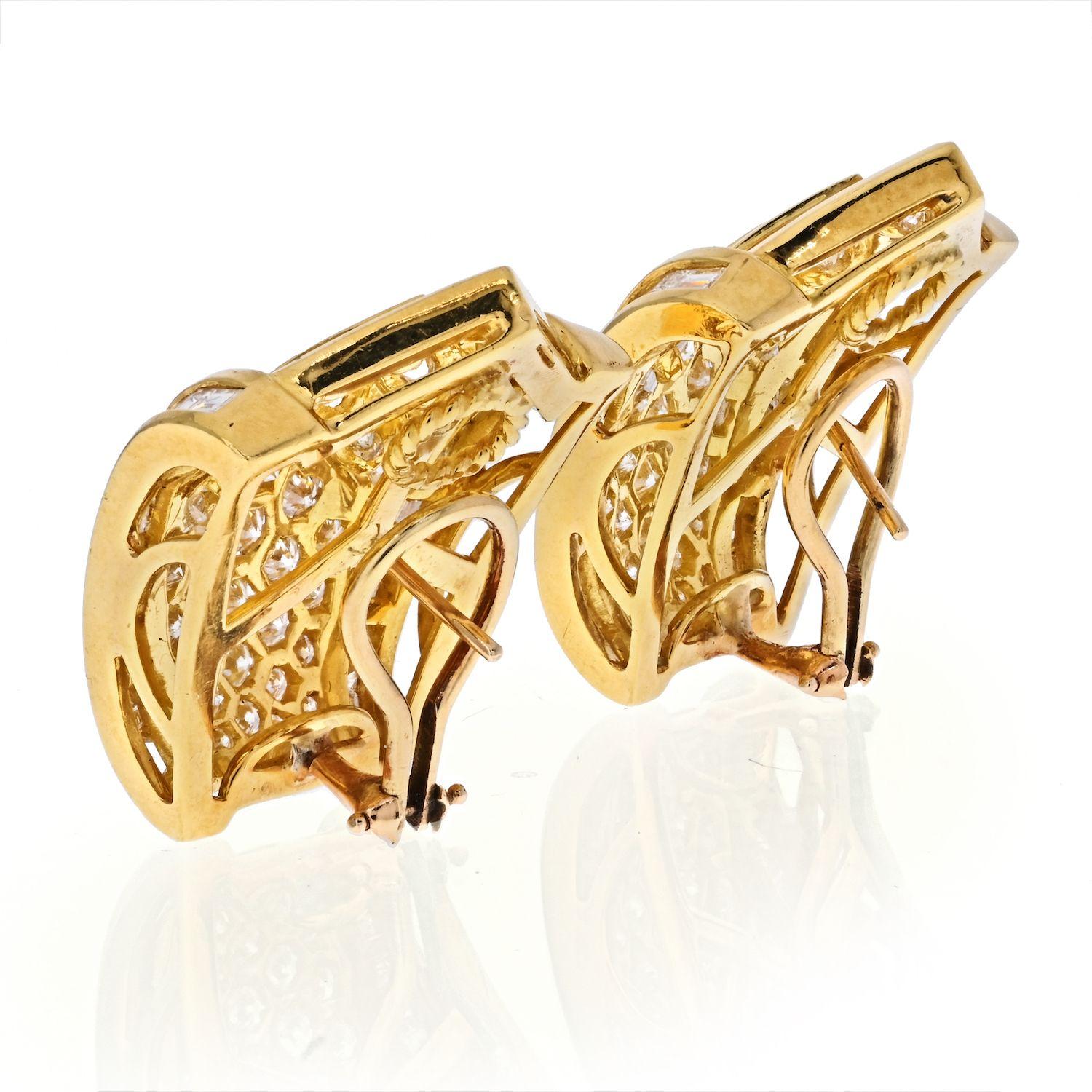 Baguette Cut 18K Yellow Gold Estate Cluster 14.00cts Baguette Round Diamond Earrings For Sale
