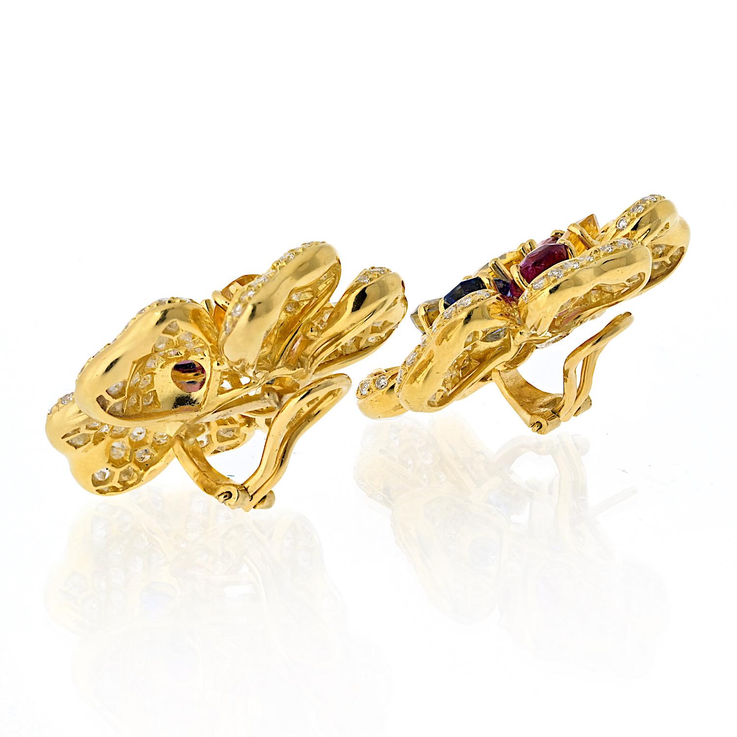 Retro 18K Yellow Gold Estate Diamond And Sapphire Flower Earrings