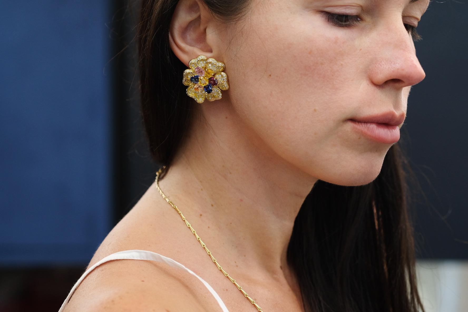 Women's 18K Yellow Gold Estate Diamond And Sapphire Flower Earrings