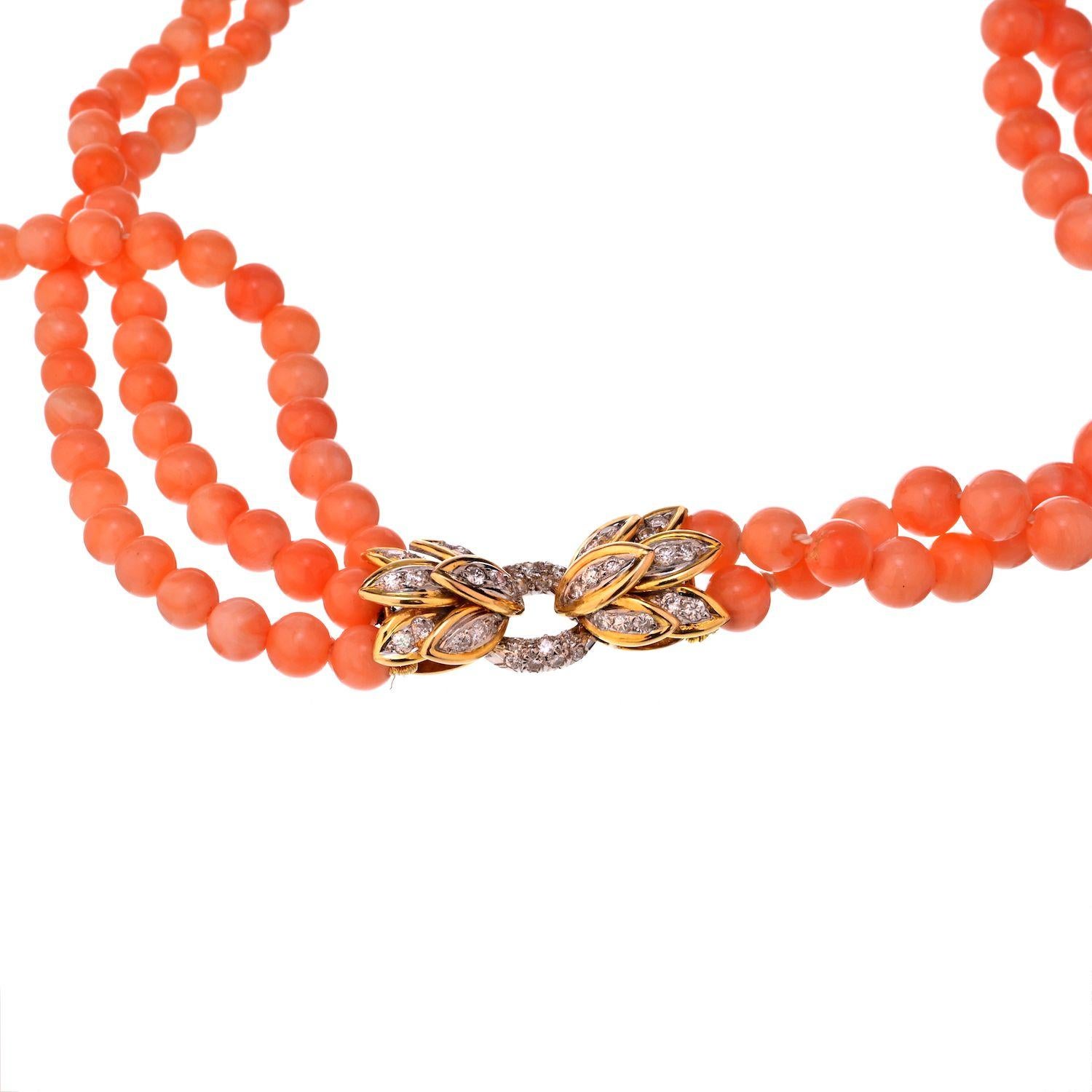 18K Yellow Gold Estate Lion Coral Bead Diamond Necklace In Excellent Condition In New York, NY