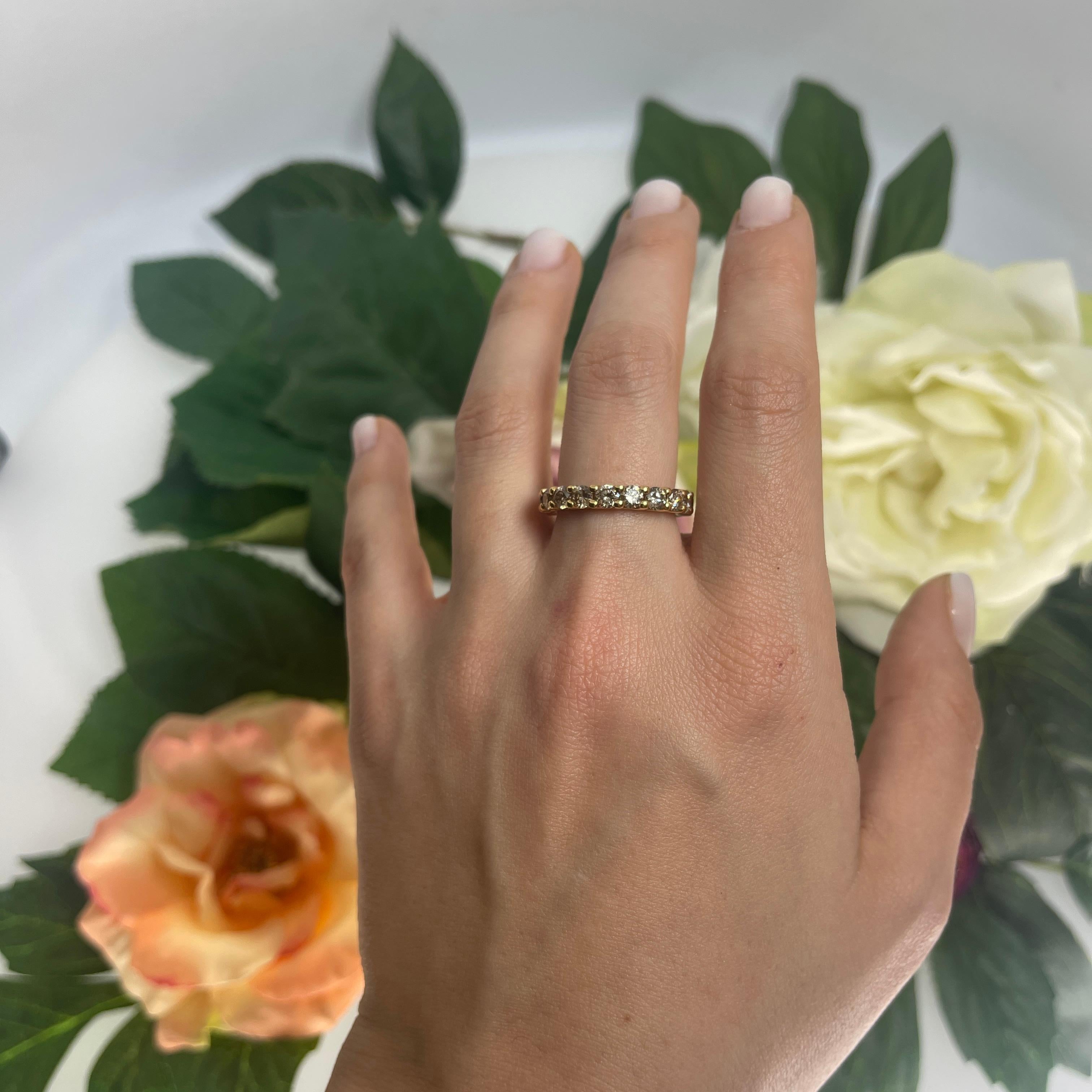 18K Yellow Gold Eternity Ring with Brilliant-Cut Diamonds In New Condition For Sale In Bergamo, BG