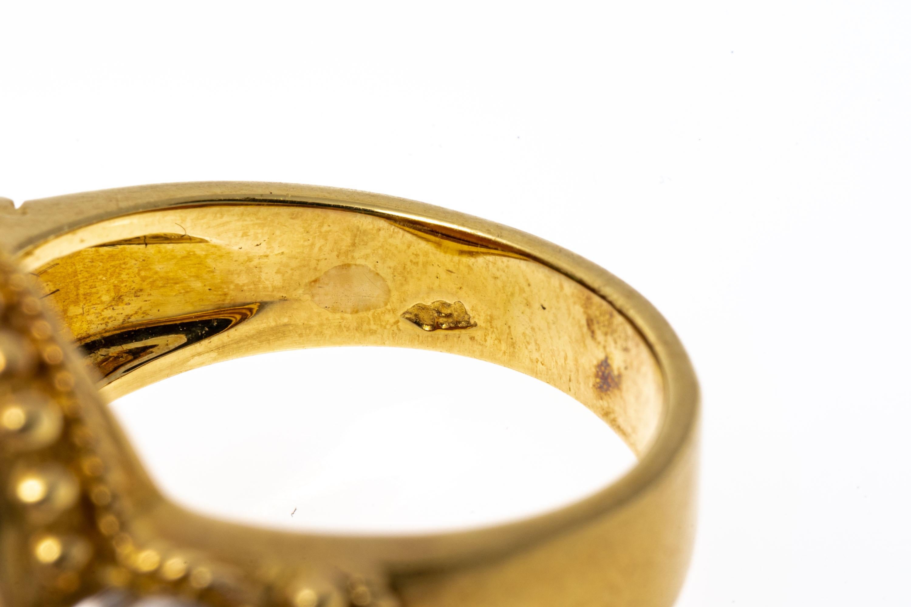 18 Karat Gelbgold Kamee im etruskischen Stil mit Smaragd, Diamant und Meeresglas Damen im Angebot