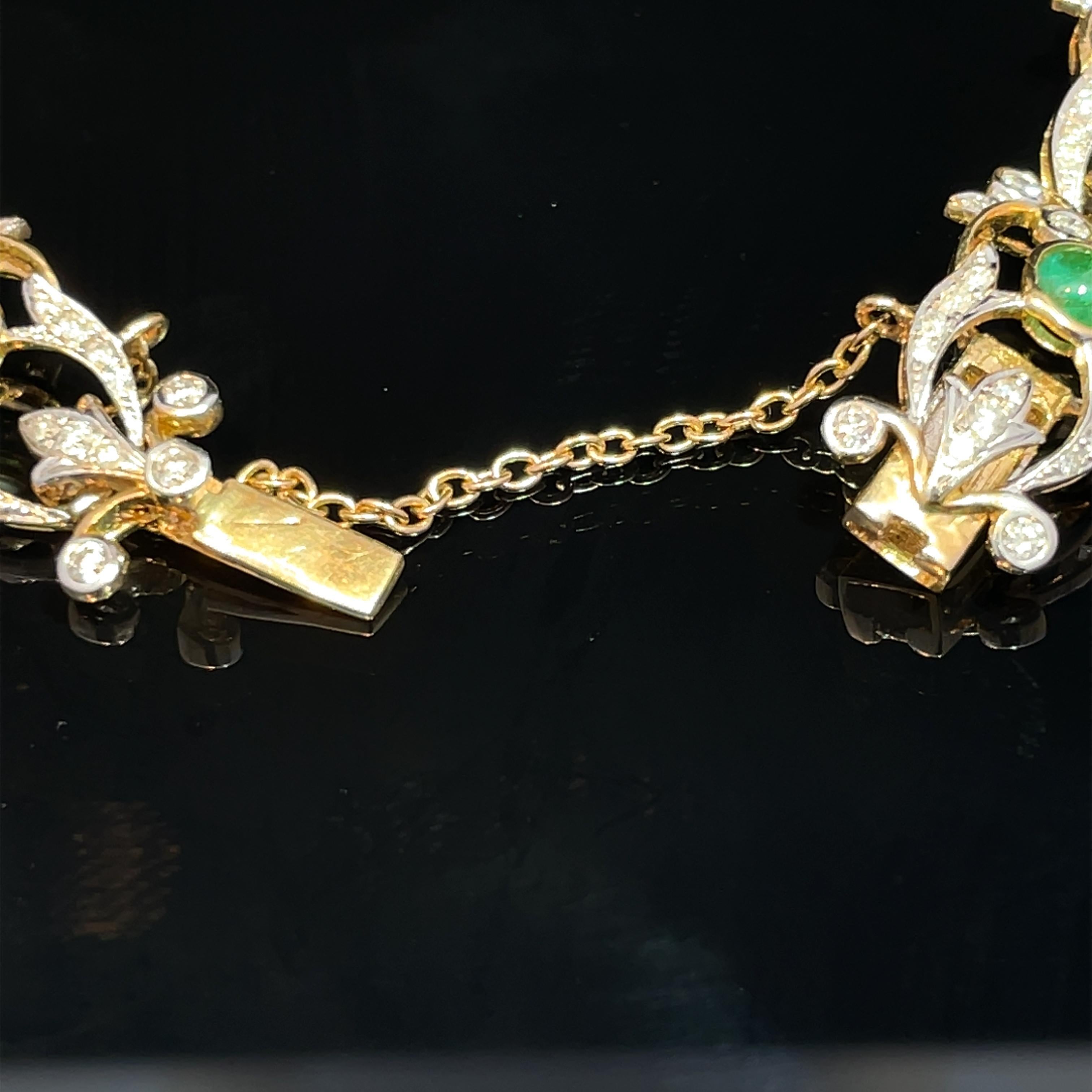 Bracelet exquis en or jaune 18k avec émeraudes et diamants en vente 5