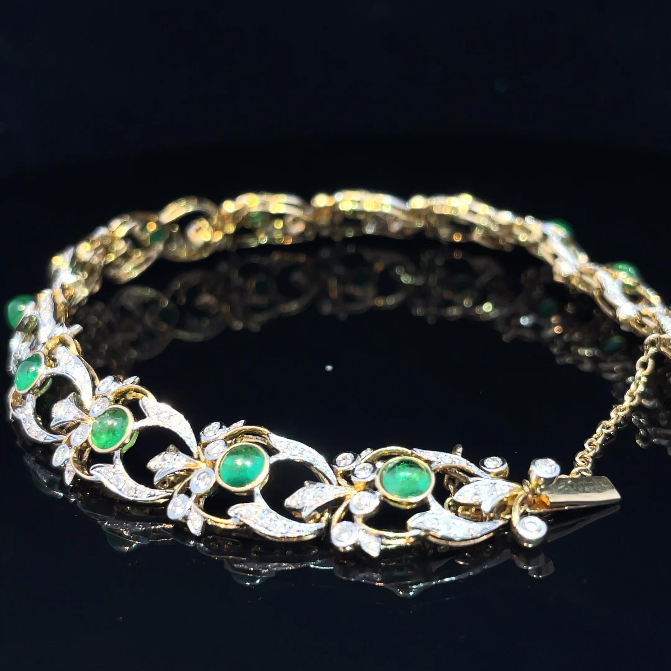 Bracelet exquis en or jaune 18k avec émeraudes et diamants Unisexe en vente