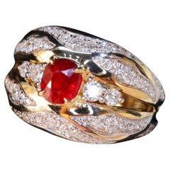 Bague cocktail en or jaune 18 carats, rubis sang de pigeon et diamant