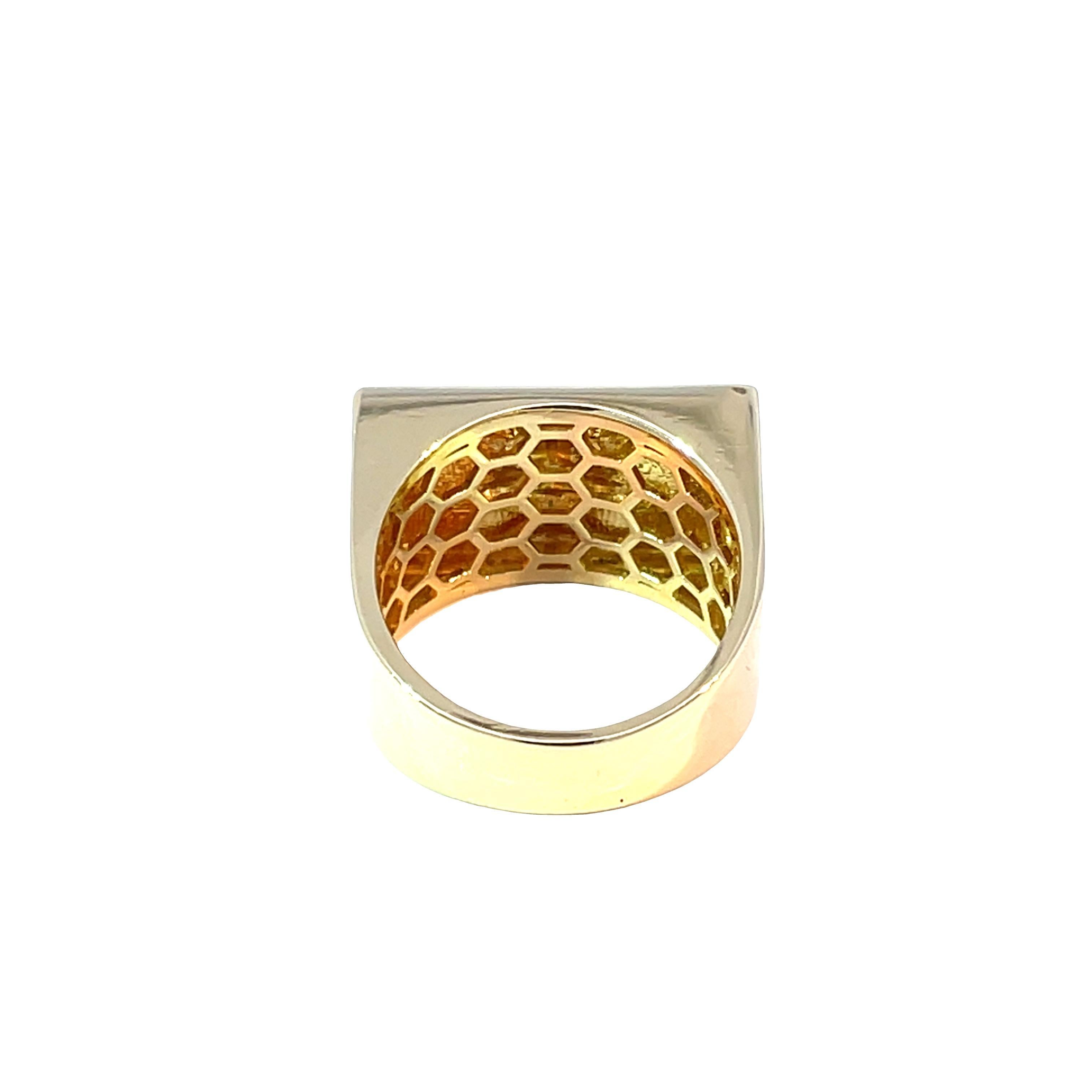Moderno Anello viso in oro giallo 18k con occhi in Pink Diamond in vendita