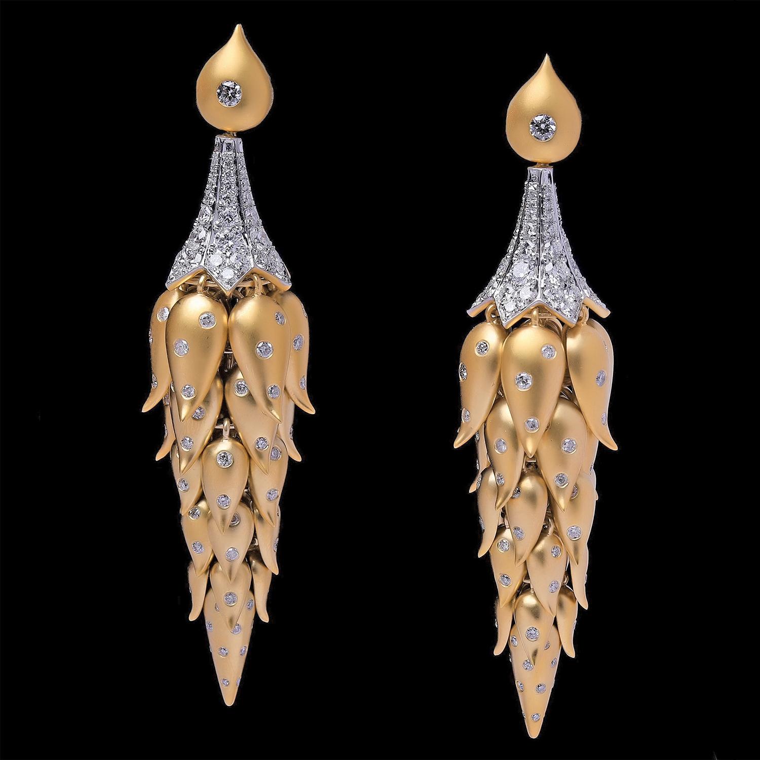 Boucles d'oreilles pendantes en or jaune 18k avec feuilles tombantes Unisexe en vente