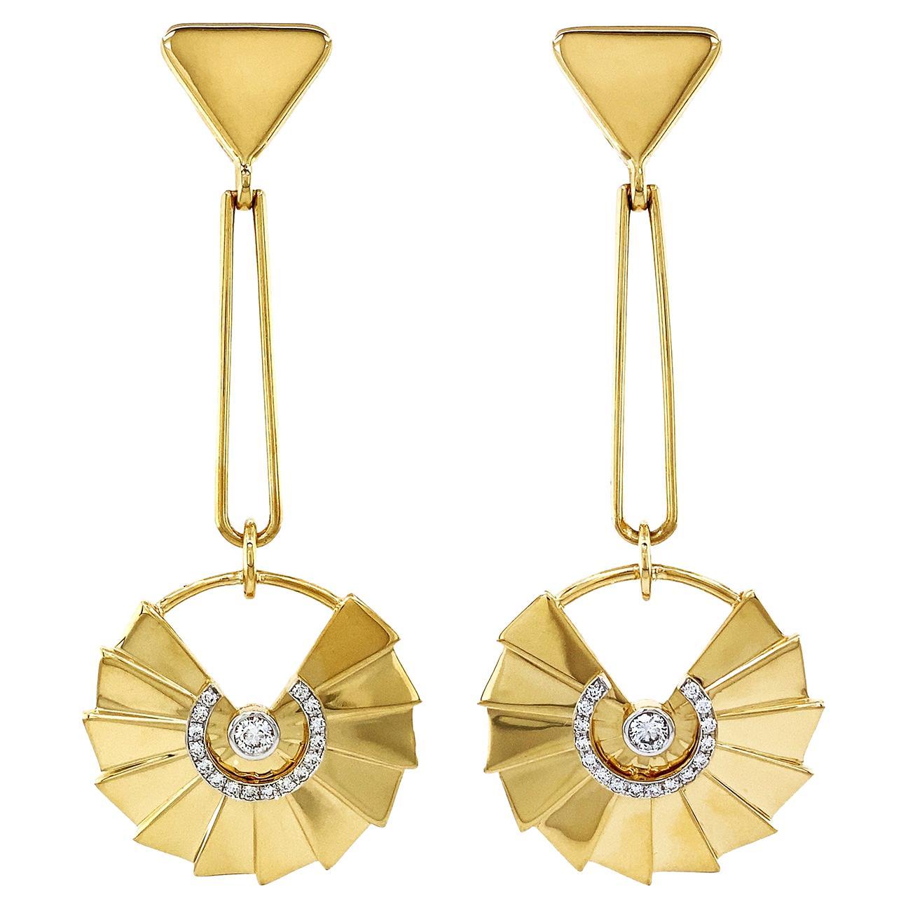 Orecchini a ventaglio in oro giallo 18K con diamanti