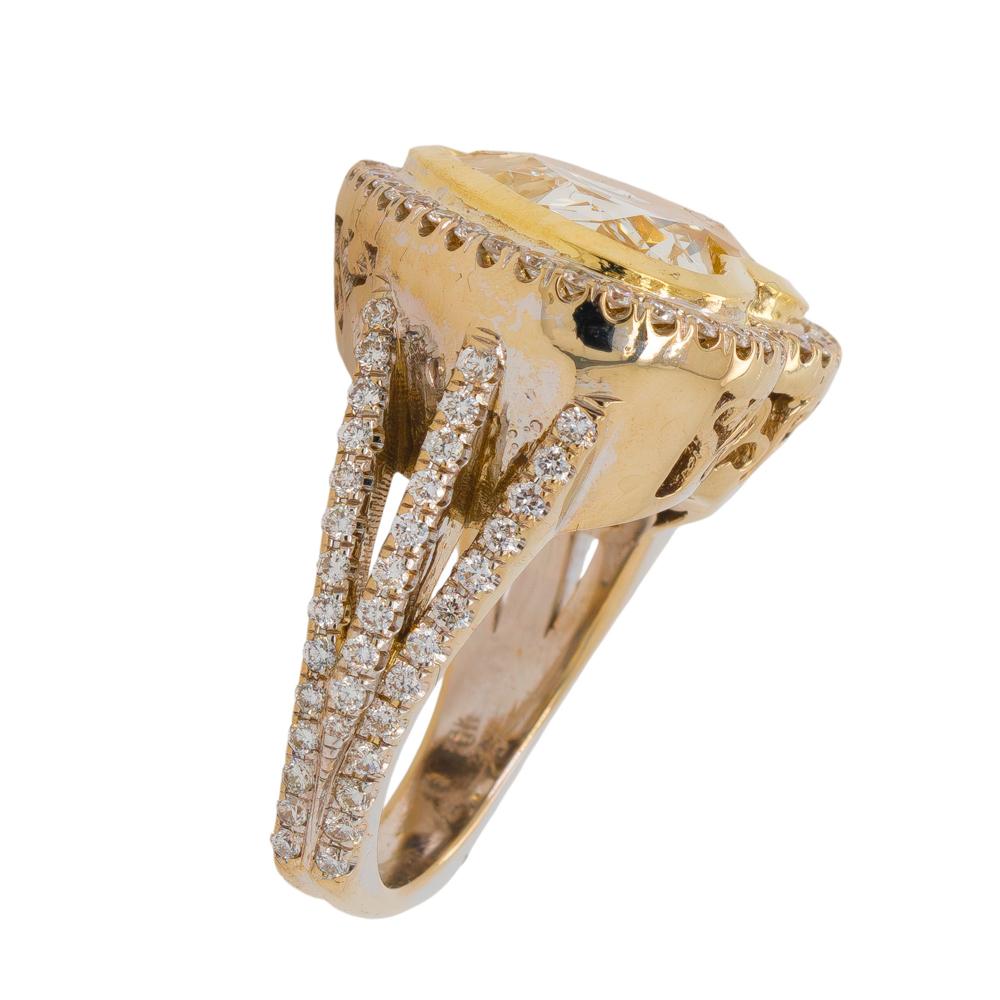 Bague fantaisie en or jaune 18 carats avec diamants en forme de cœur en vente 1