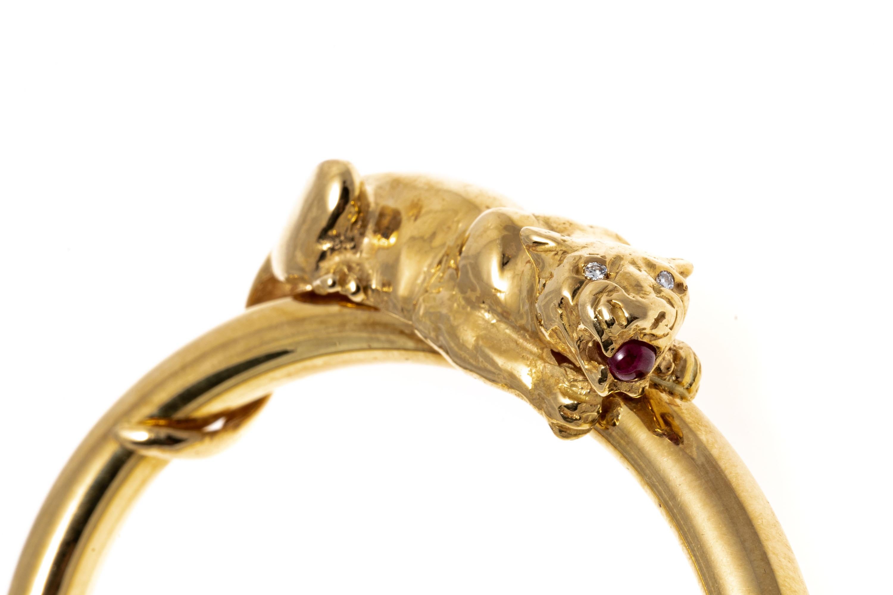 Round Cut 18k Yellow Gold Figural Crouching Panther Hinged Bangle Bracelet For Sale