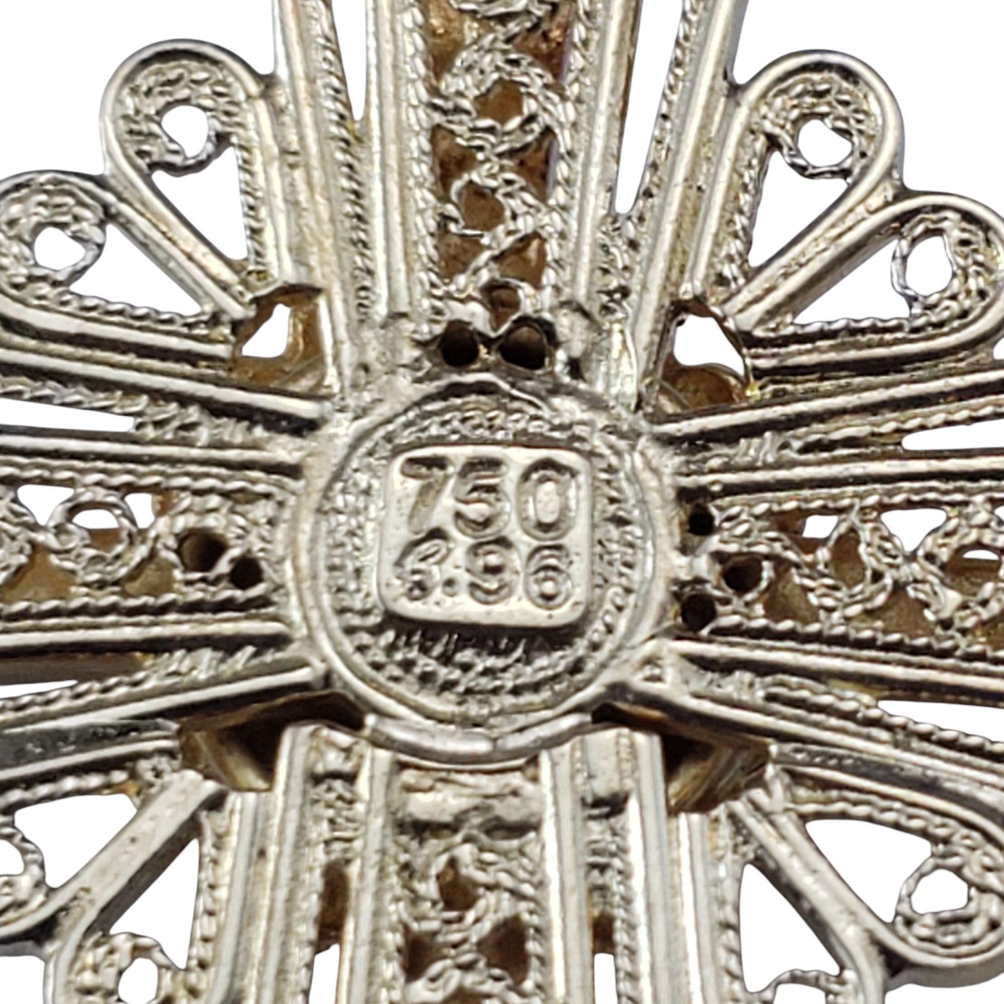 Pendentif croix filigrane en or jaune 18 carats, émail bleu et turquoise n° 21123 Pour femmes en vente