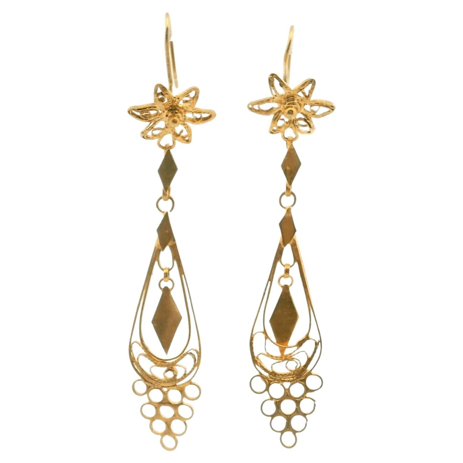 18K Yellow Gold Filigree Dangle Earrings For Sale